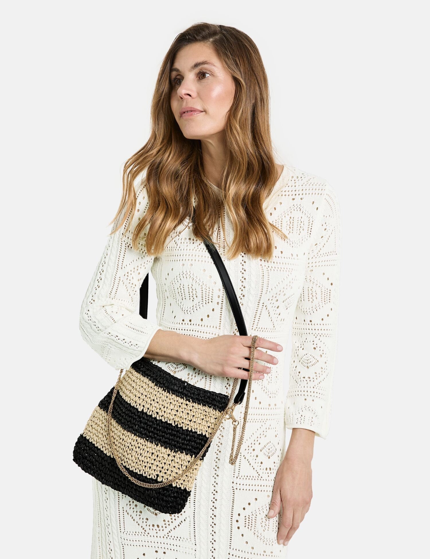 Medium-Sized Toyo Straw Bag_301019-72035_9016_07