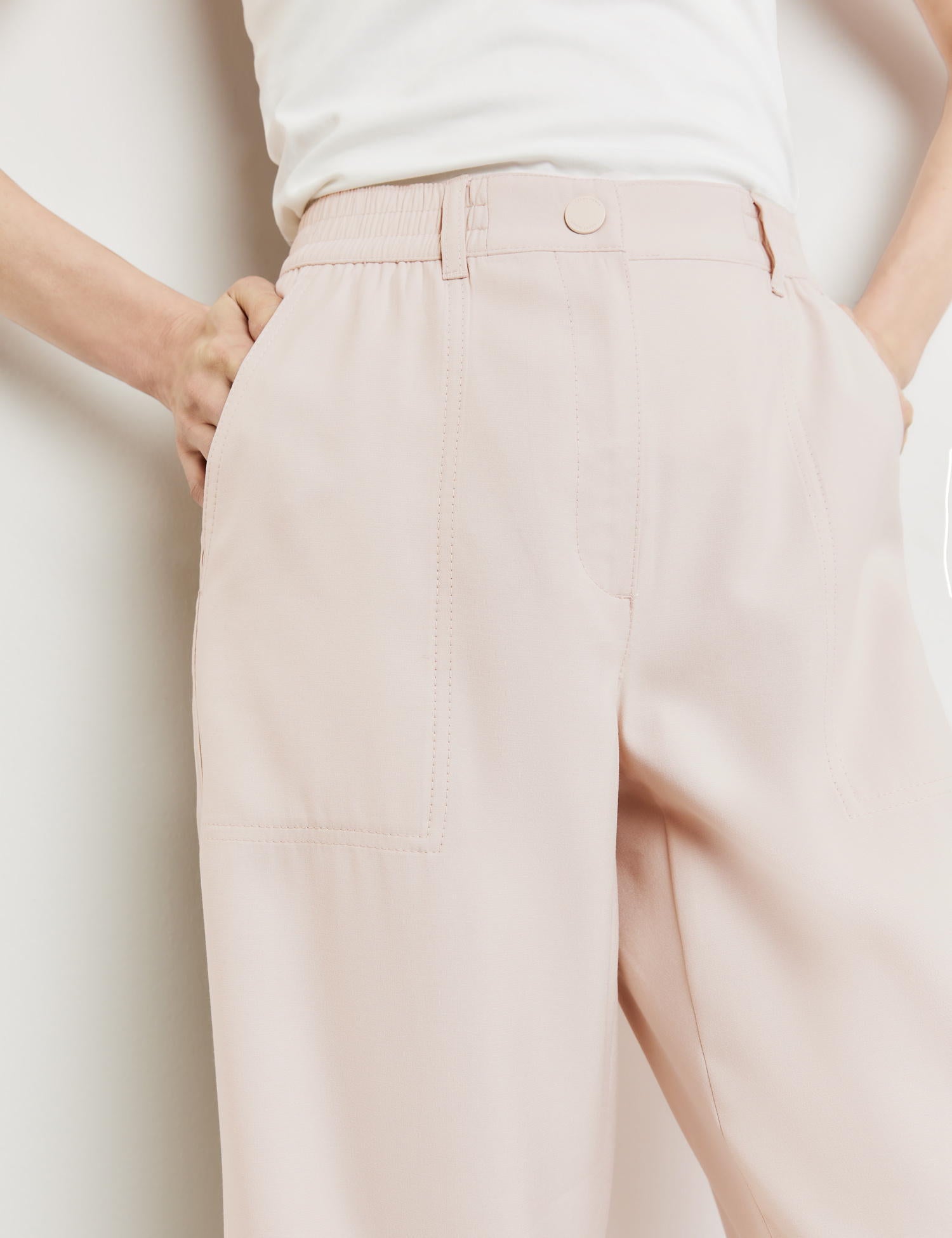 Comfortable Wide-Leg Trousers_320013-31331_90138_04