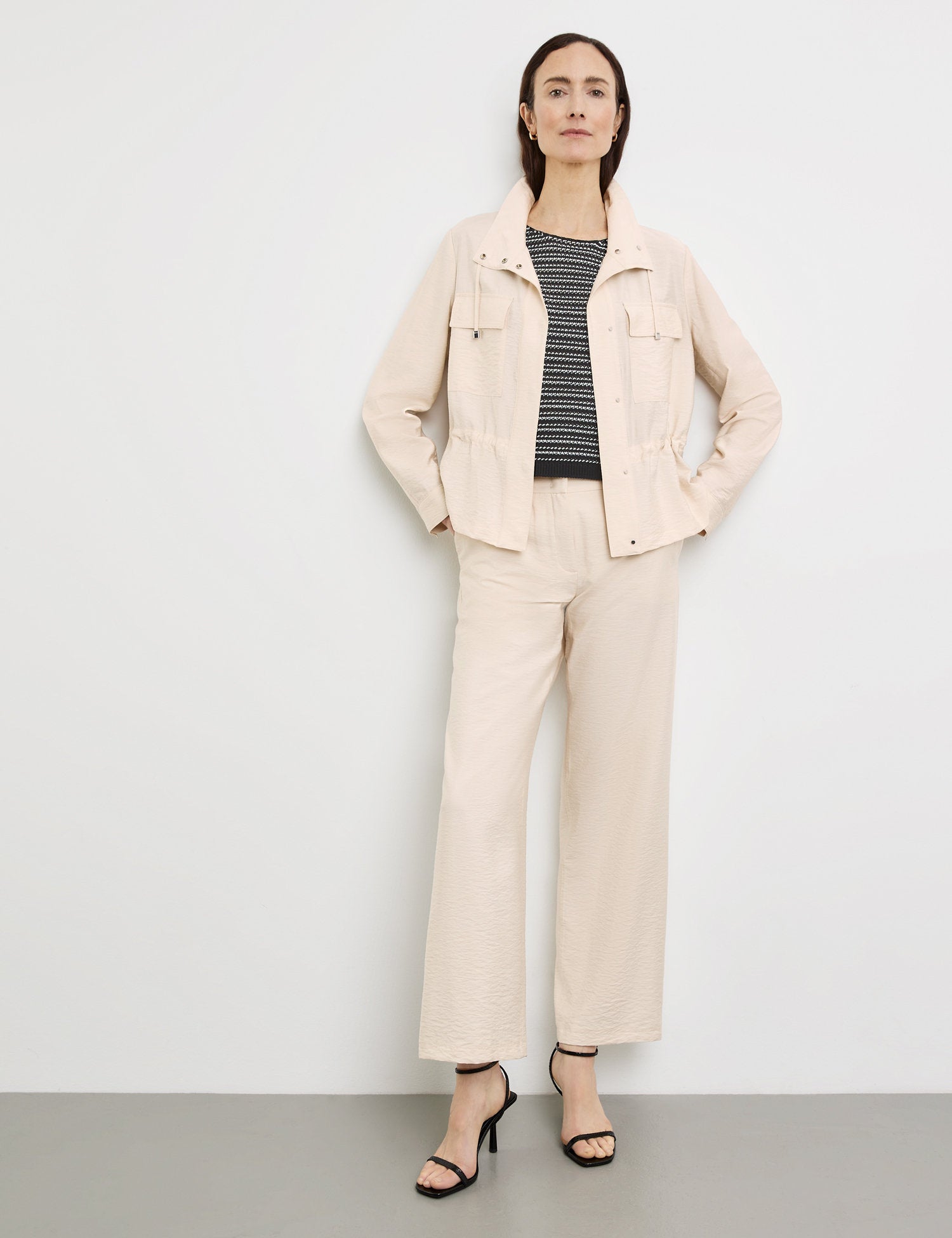 Lightweight Blazer Jacket With A Drawstring_330048-31354_90138_05