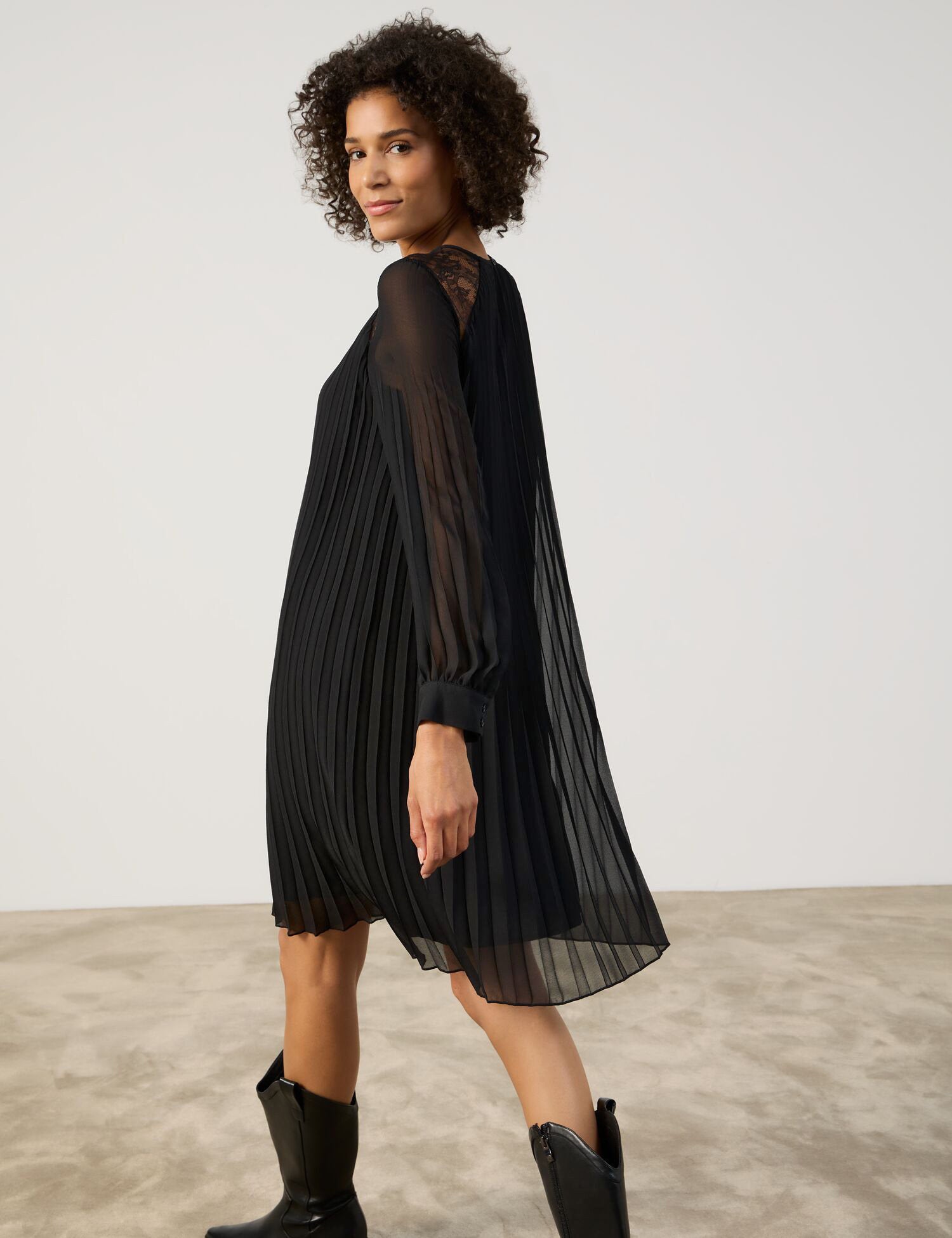 Gerry Weber_Black_Dress Woven_480036-31403_11000_03