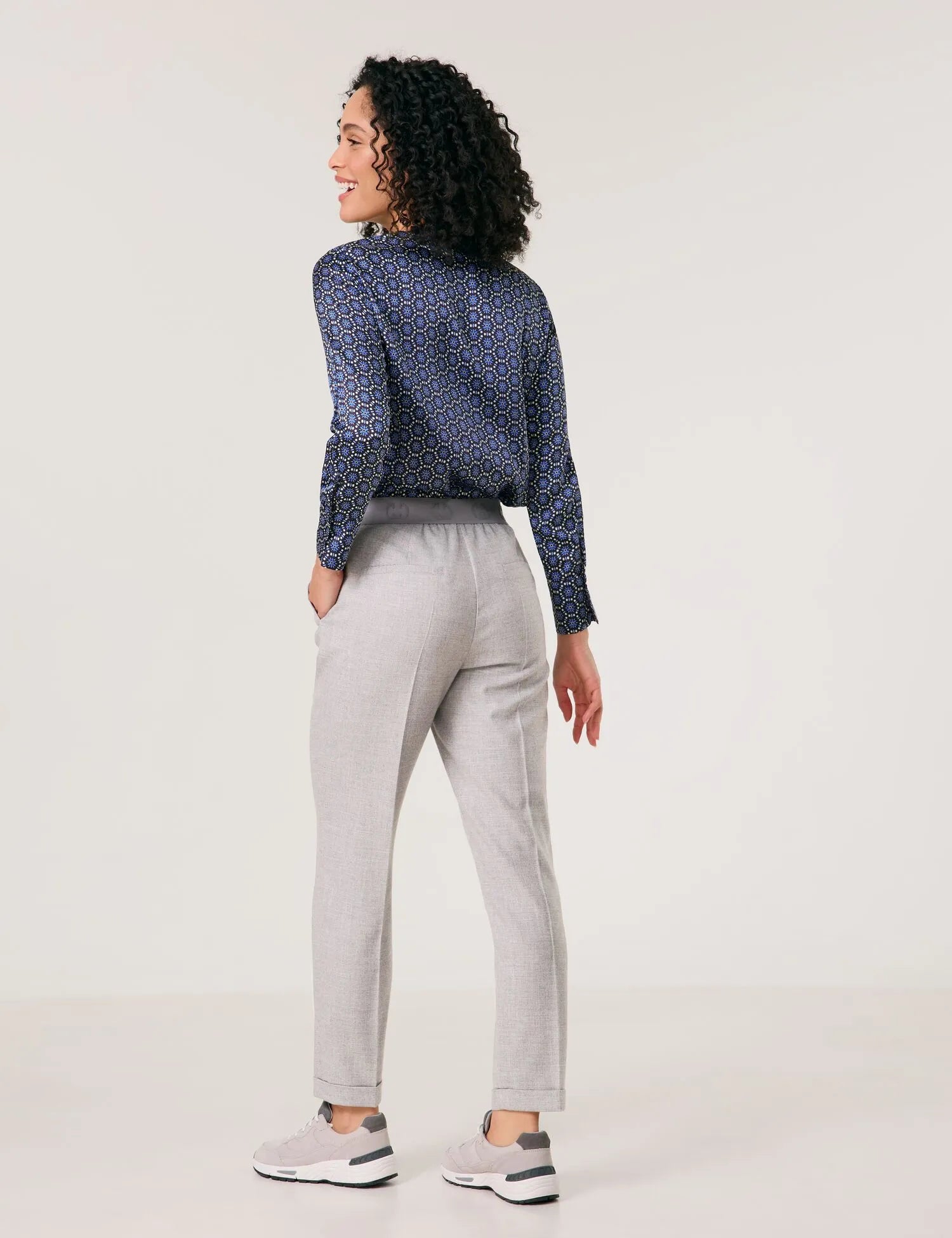 Gerry Weber_Grey Offwhite Patterned_Pant cropped_520002-31201_2120_07
