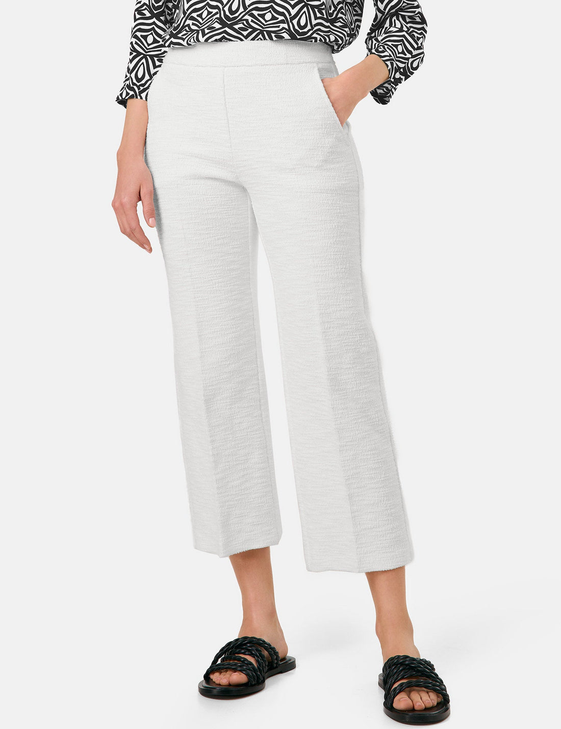Gerry Weber_7/8 Slip-On Trousers with a BouclŽ Look_520040-31266_99700_02