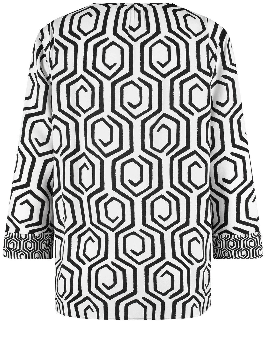 Gerry Weber_Sustainable 3/4-Sleeve Blouse with a Panelled Pattern_560087-31430_9069_02