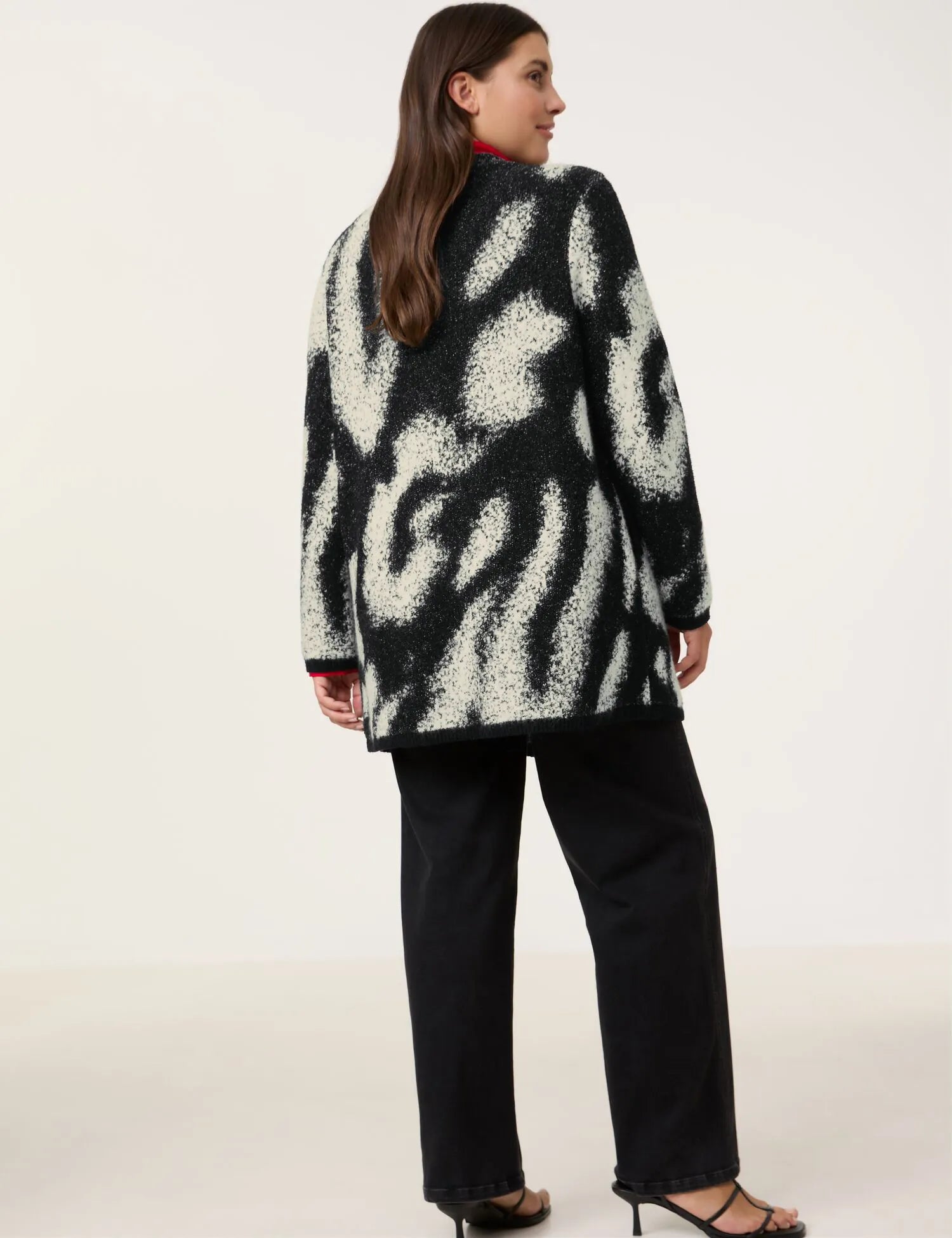 Gerry Weber_Black Patterned_Jacket knit_632601-25103_1102_07