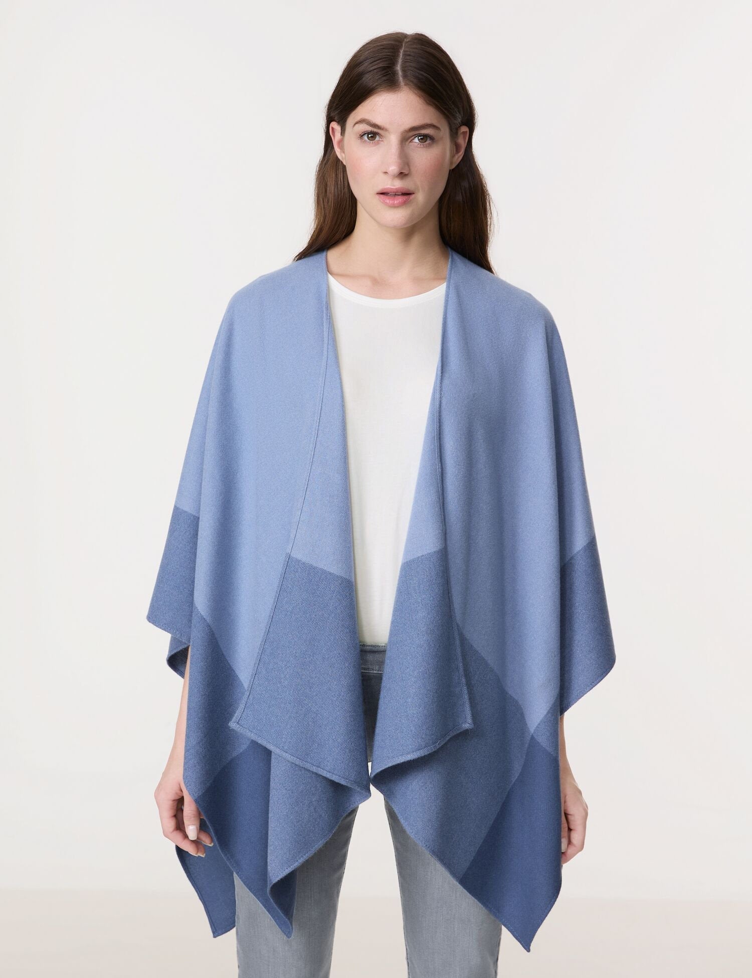 Fashionable Cape With Color Block Design_905003-72002_8021_05
