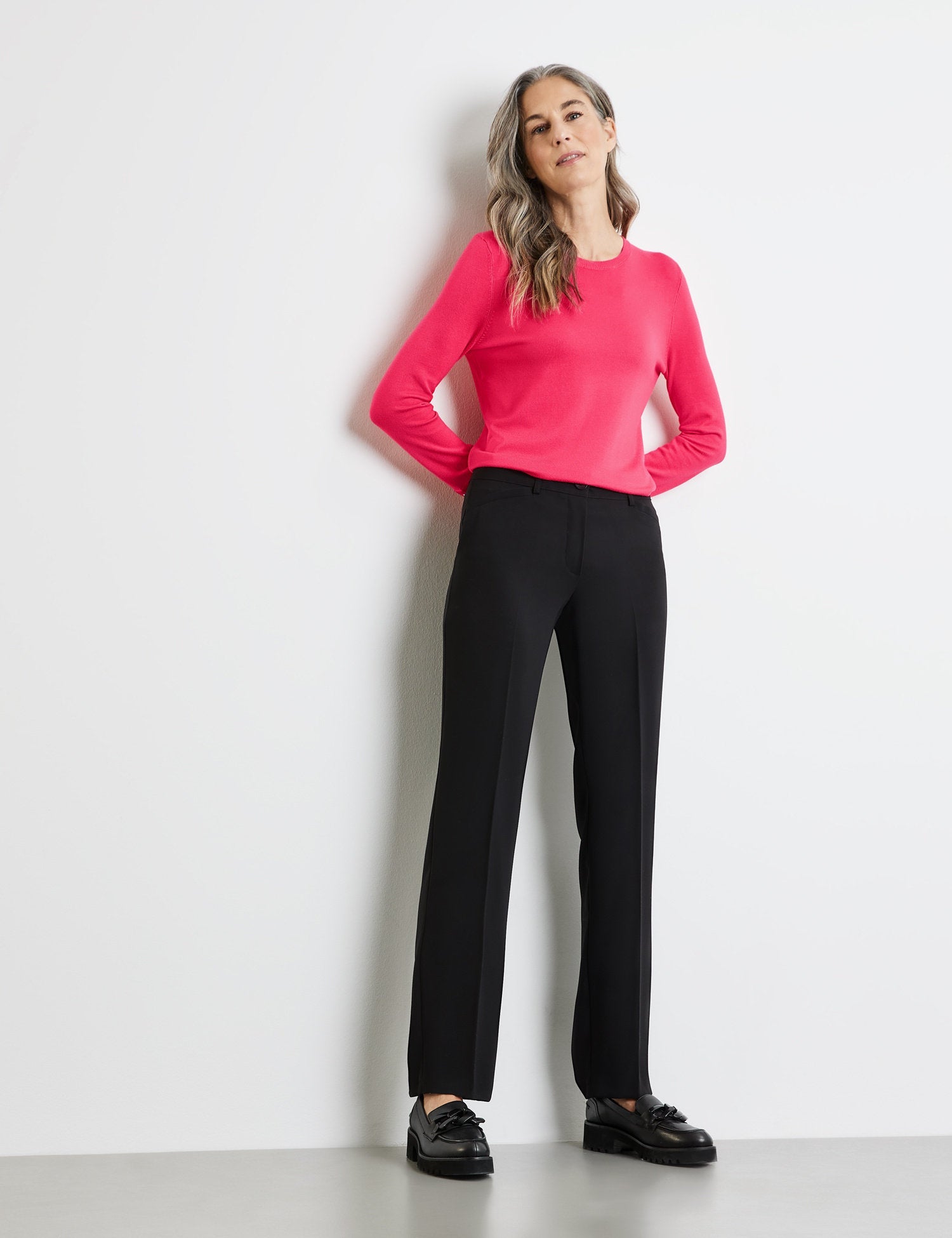 Gerry Weber_Simple Trousers with Pressed Pleats_925038-71944_11000_01