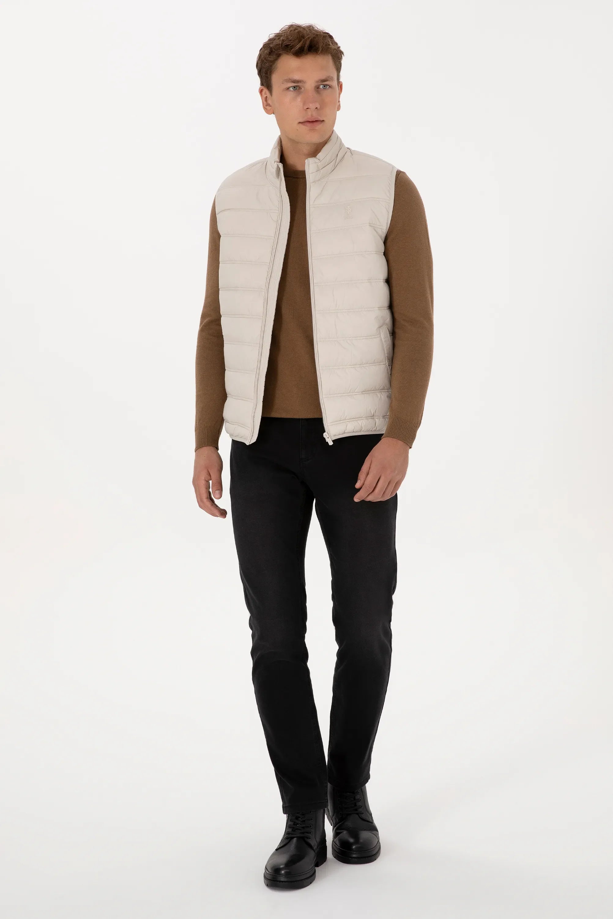 U.S. Polo Assn._Stone_Woven Vest_G081GL0100 2246396_VR049_08