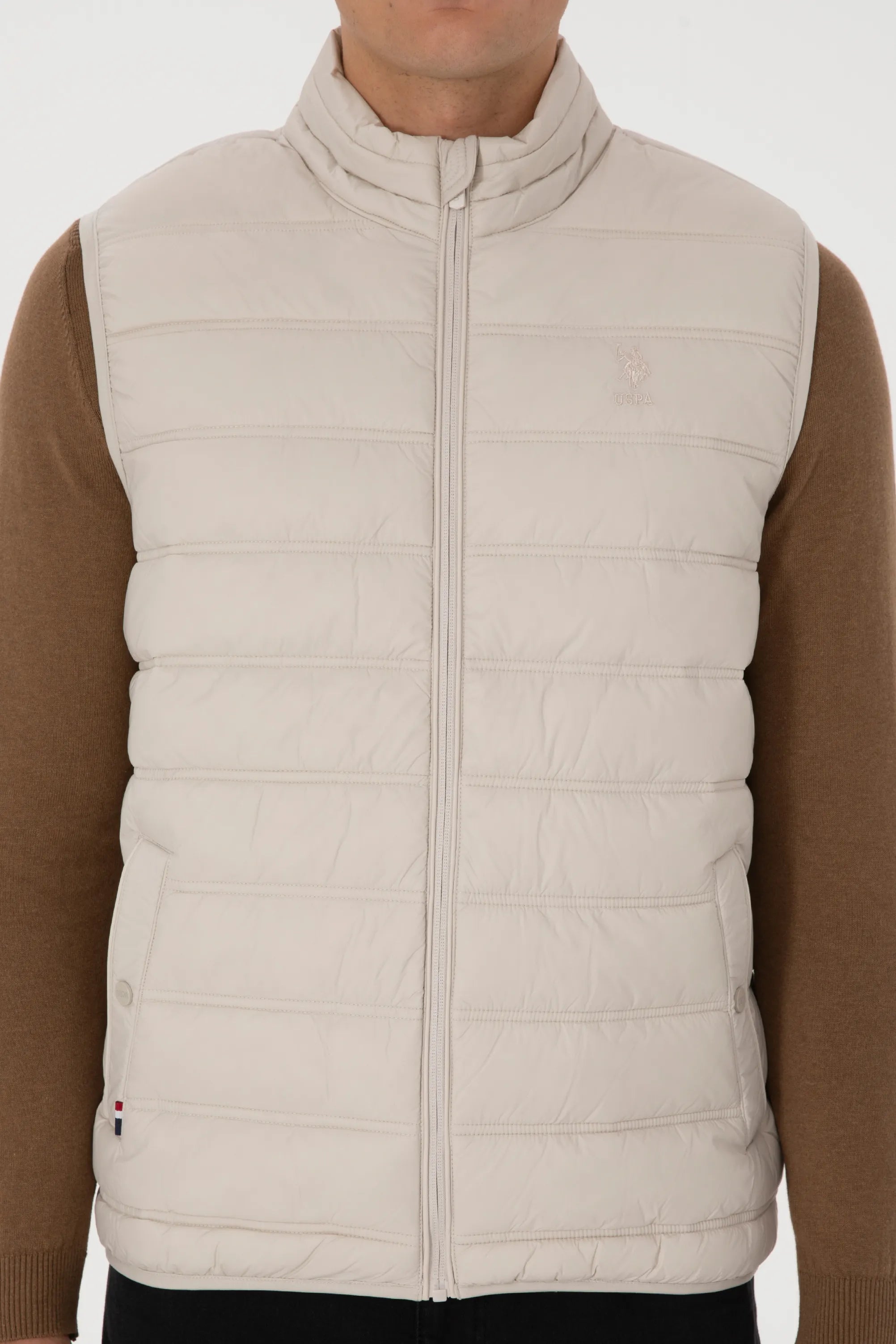 U.S. Polo Assn._Stone_Woven Vest_G081GL0100 2246396_VR049_011