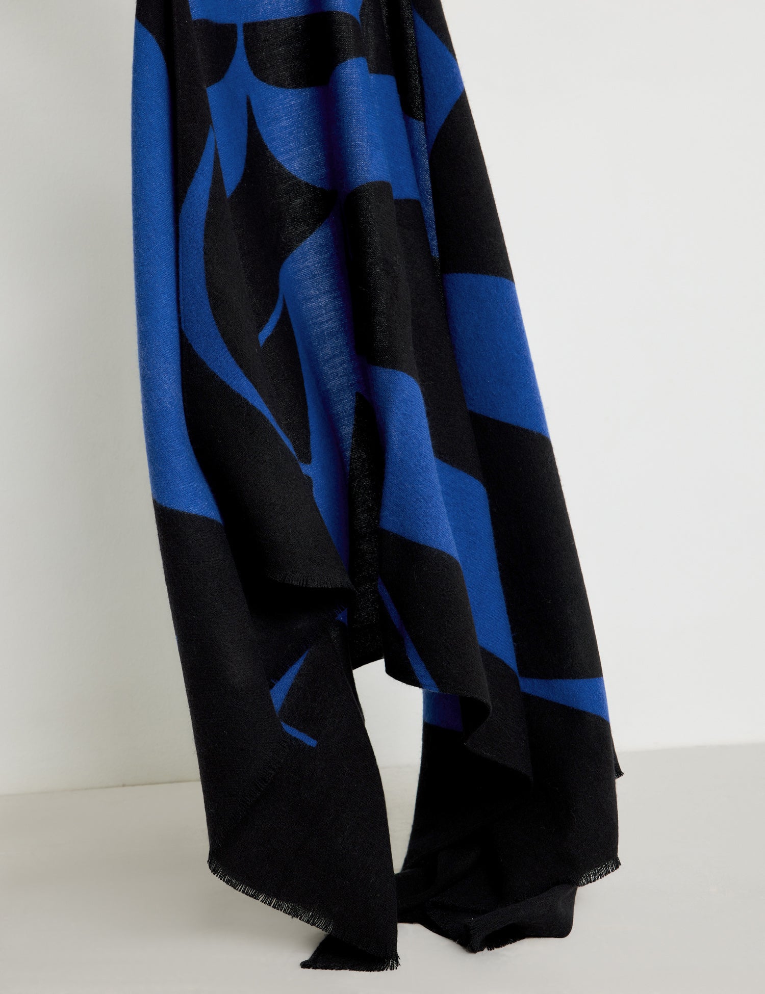 Middle Blue Scarf With Text Print