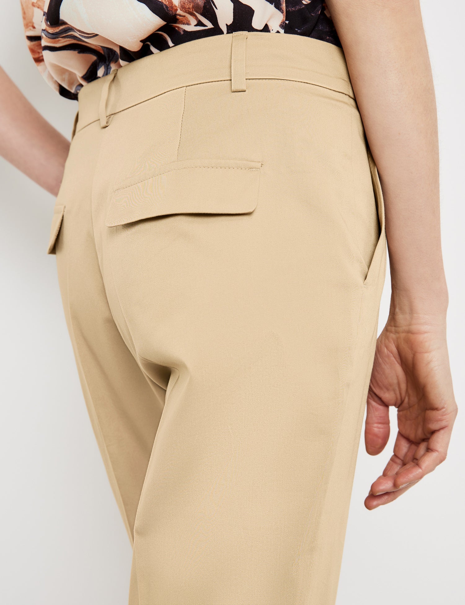 7/8-Length Trousers With Pressed Pleats