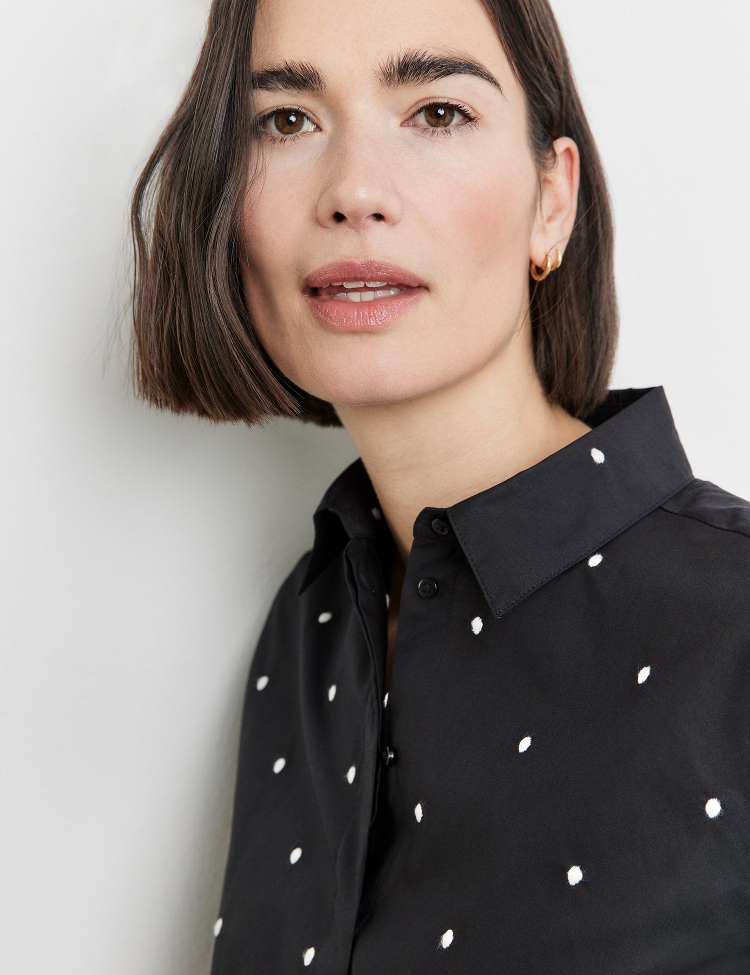 Long Sleeve Cotton Blouse With Lined Side Vents_260056-66410_1000_04