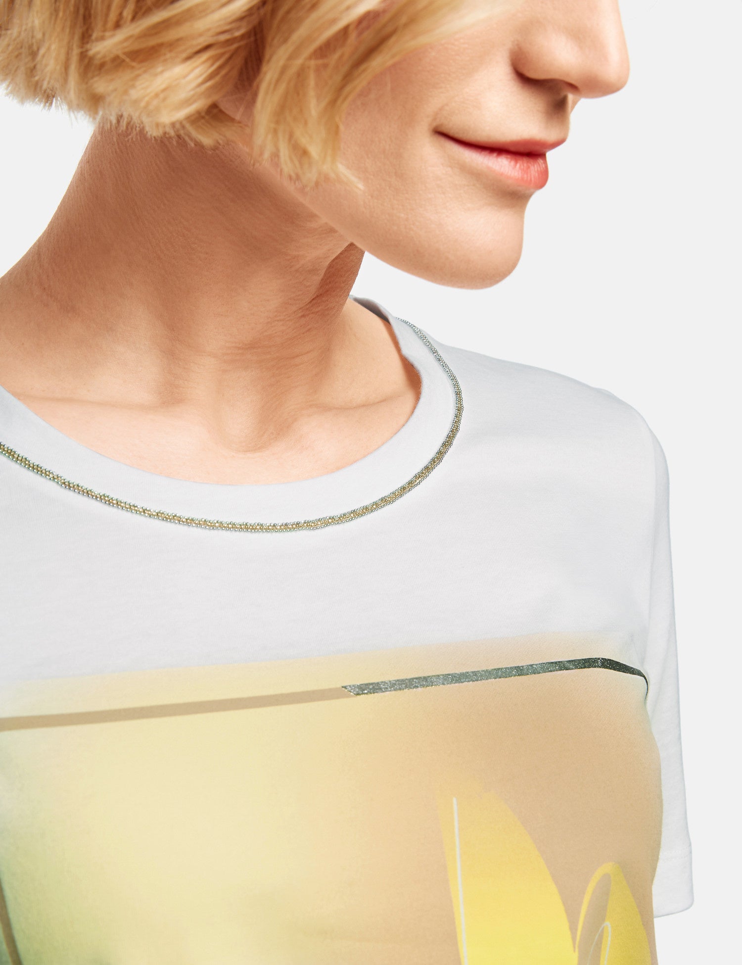 White T-Shirt Short-Sleeve Roundneck