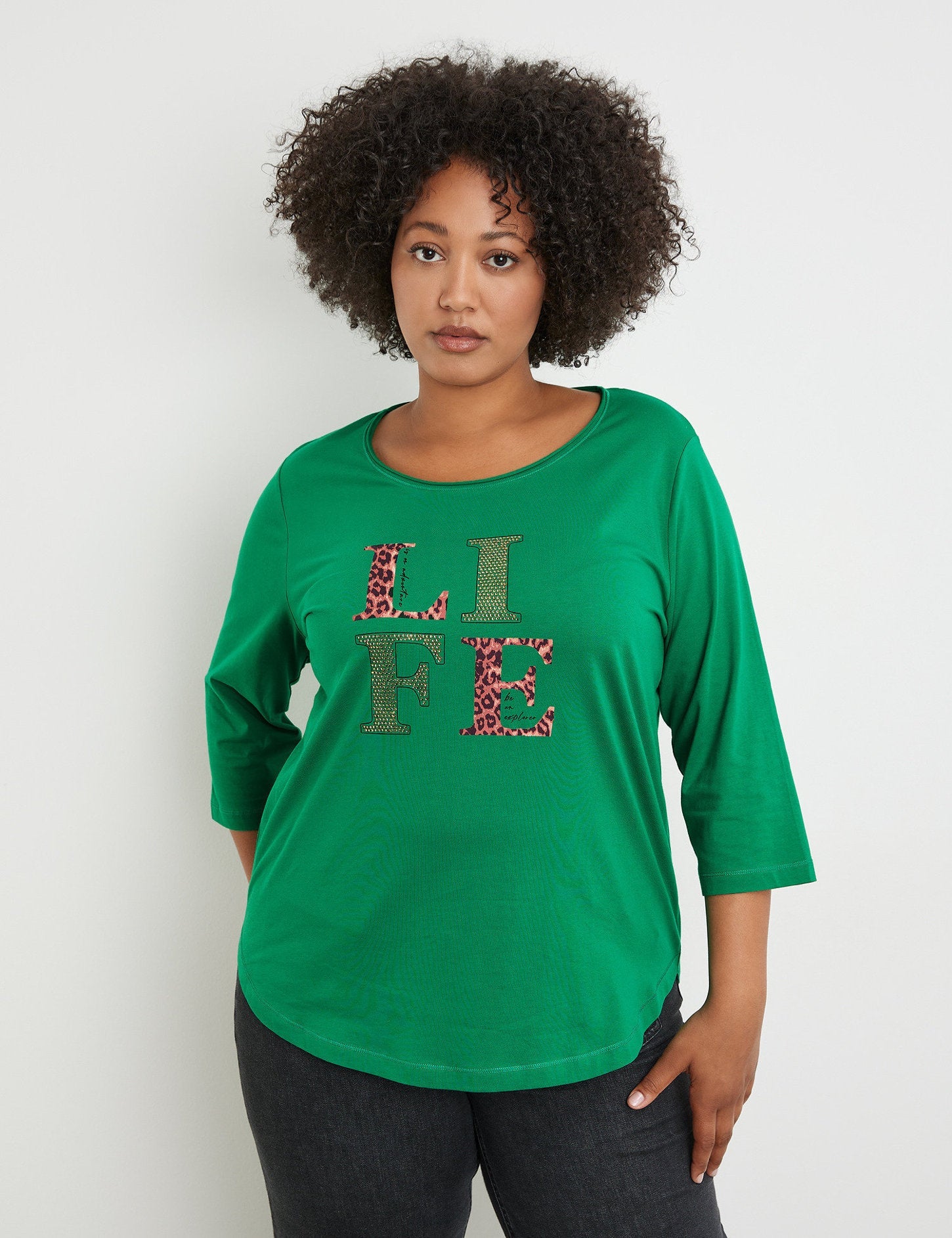 3/4-Sleeve Top With A Front Print_371222-26324_5552_01