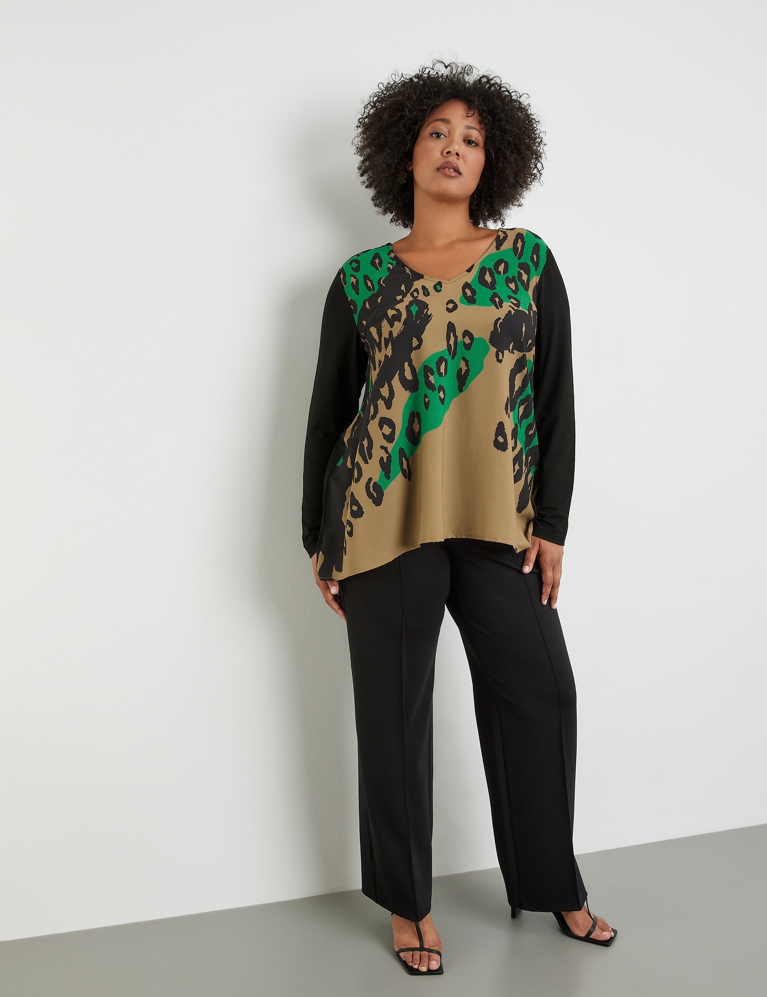 Long Sleeve Top With Fabric Panelling_371231-26337_1102_05