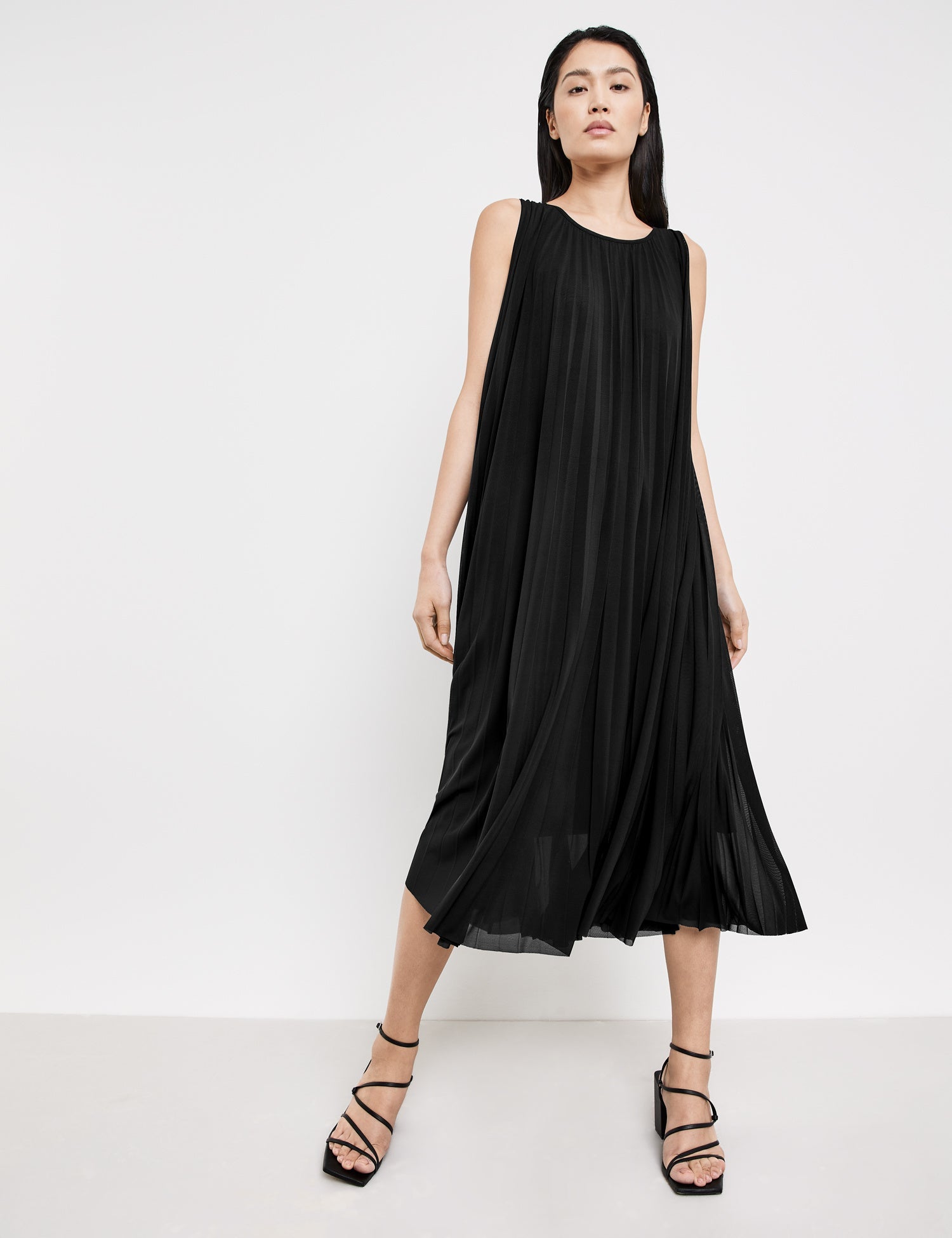 Sleeveless Pleated Dress