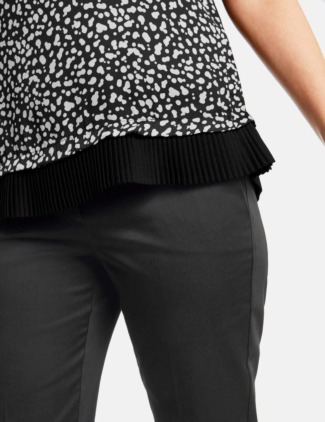 Black T-Shirt Short-Sleeve Roundneck