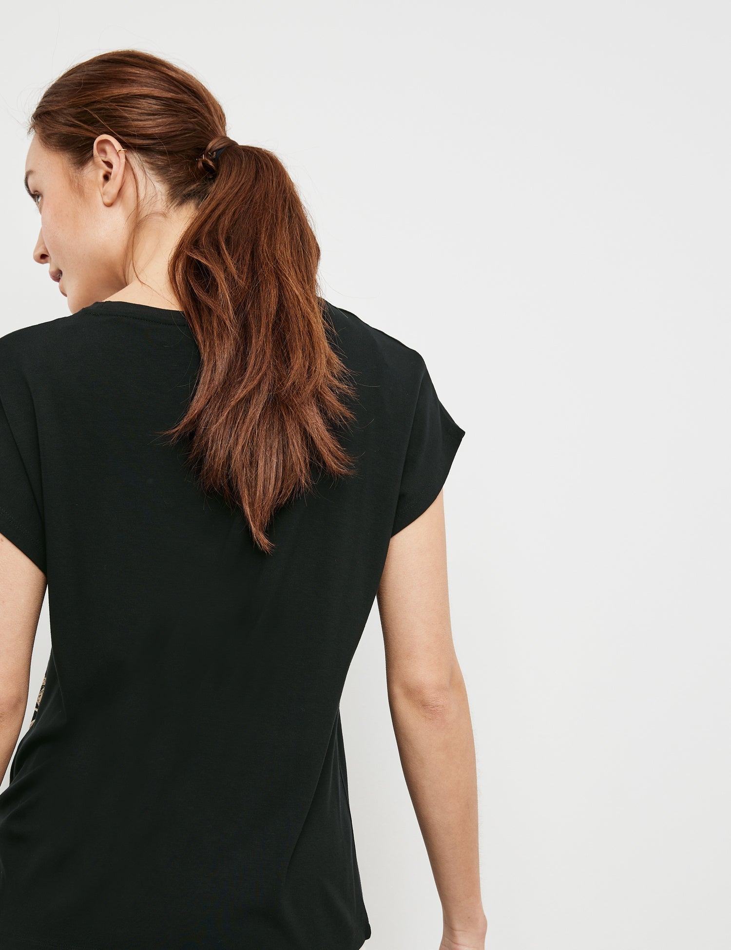 Short Sleeve Top With A Positioned Floral Print