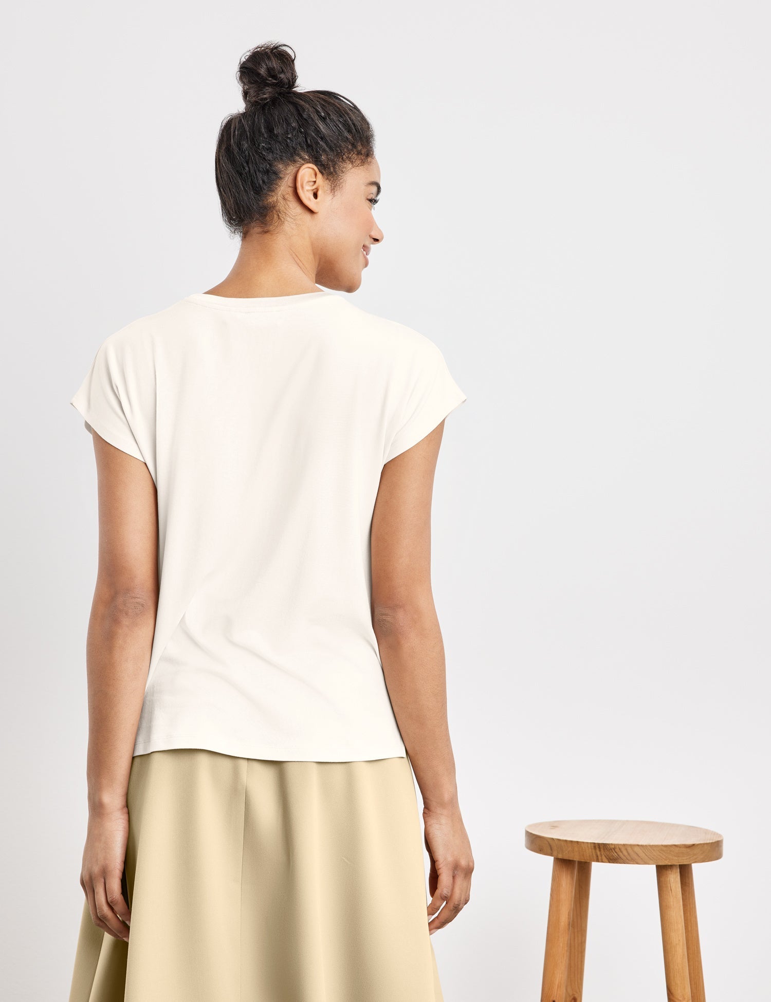 Short Sleeve Top With Fine Knit Details