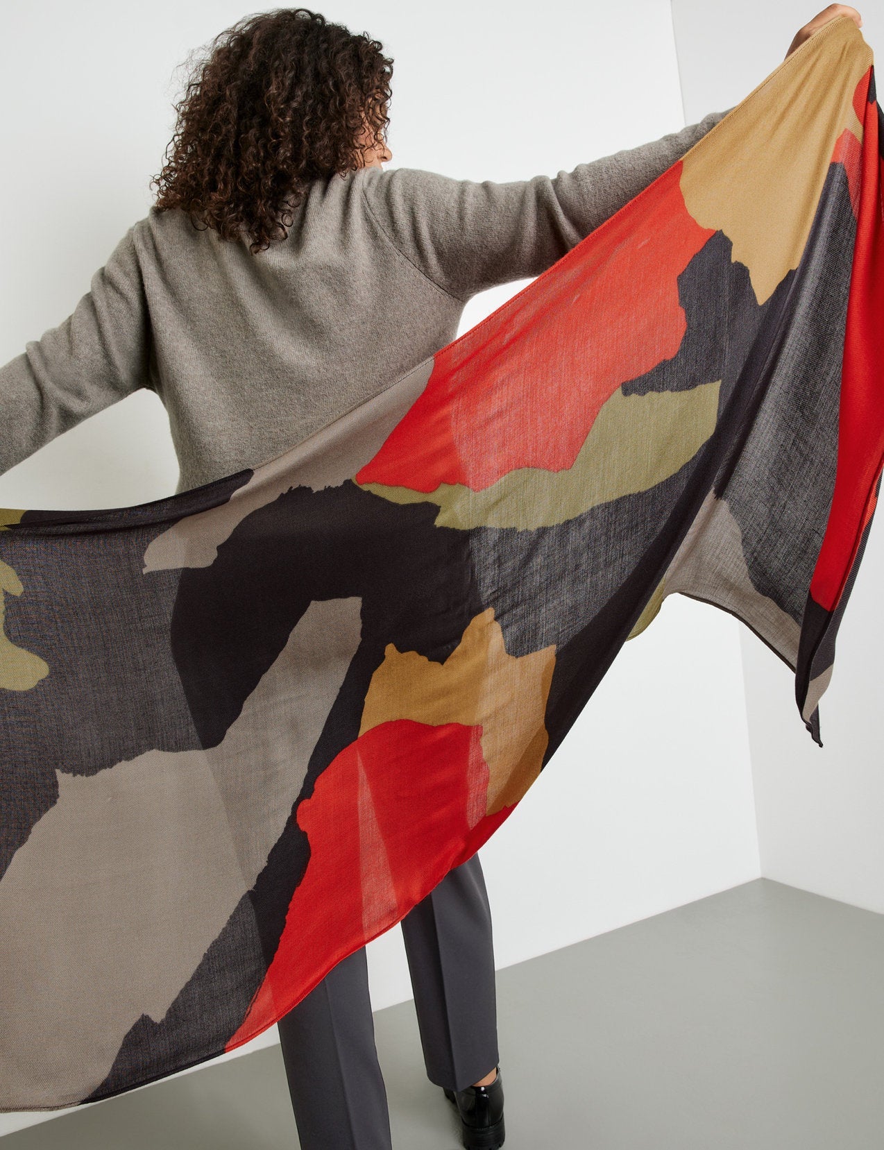 Soft Scarf_300206-23401_2222_06