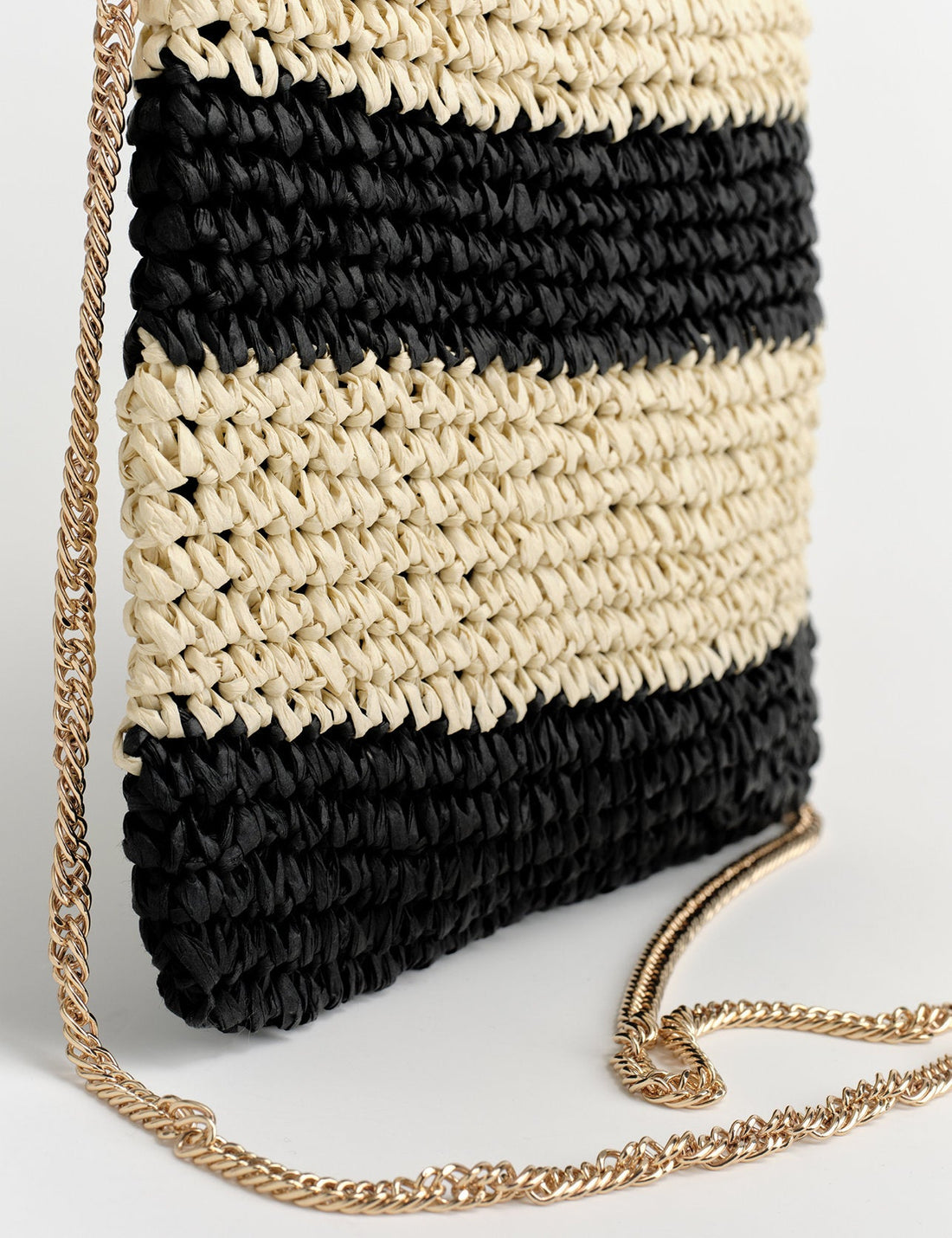 Medium-Sized Toyo Straw Bag_301019-72035_9016_01