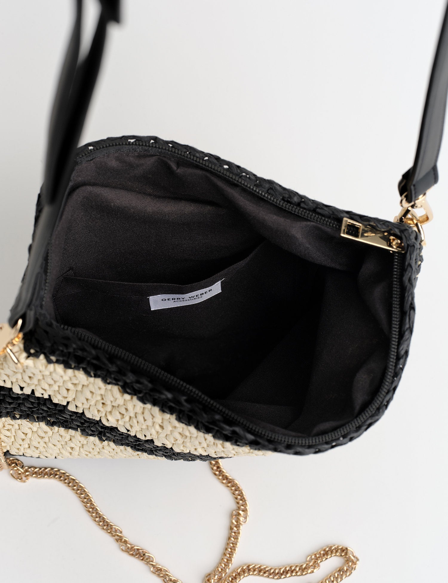 Medium-Sized Toyo Straw Bag_301019-72035_9016_05