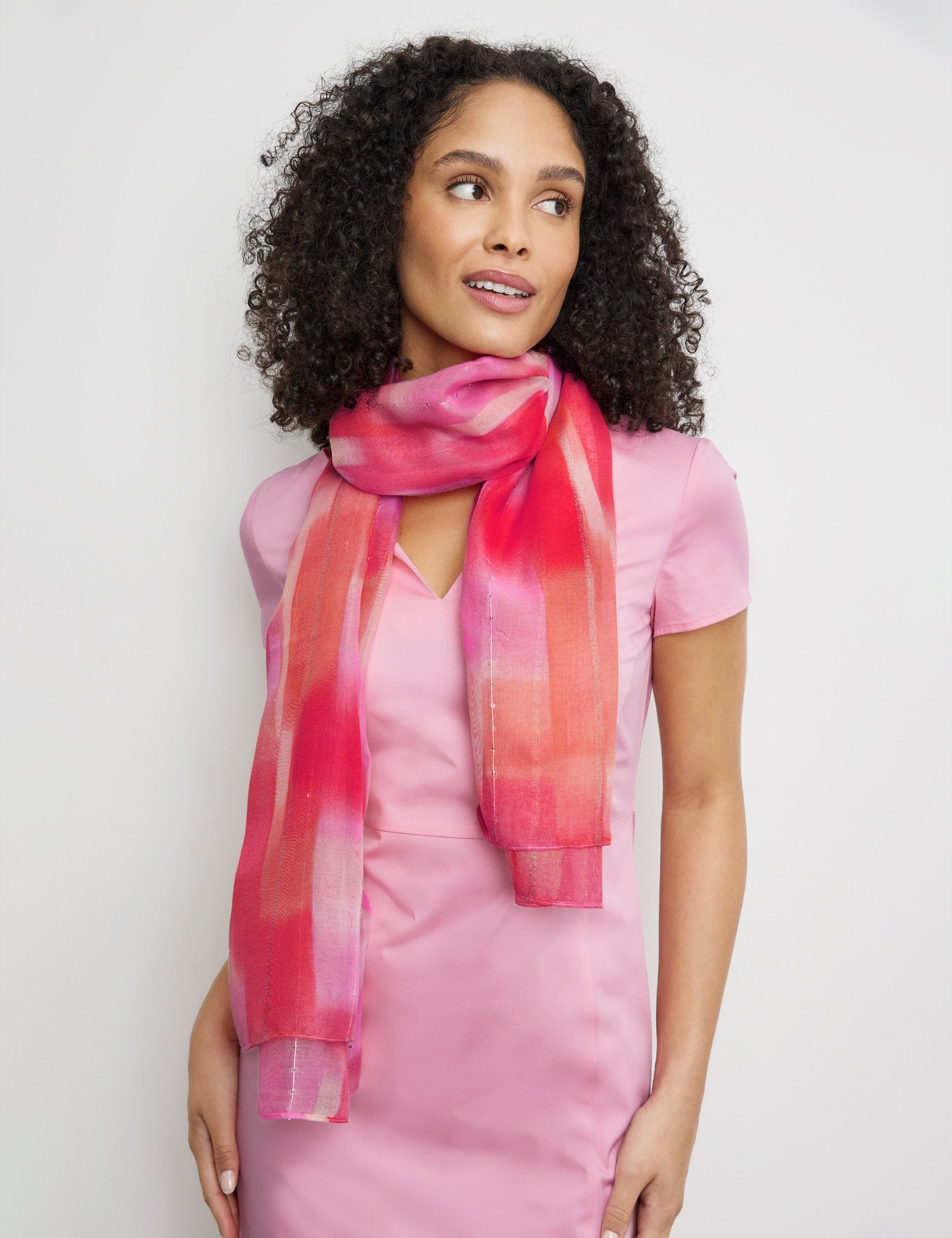 Summer Scarf With Lurex And Sequins_301031-72052_3038_03