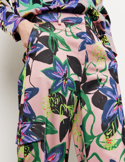 Cargo Trousers With A Floral Pattern_320015-31243_3058_04