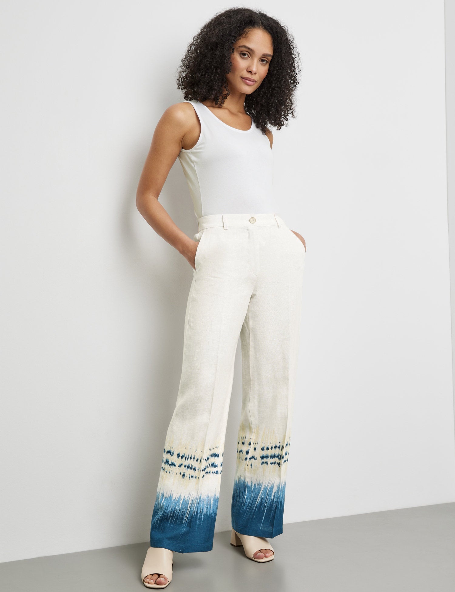 Linen Trousers With A Patterned Hem_320042-31287_3088_03