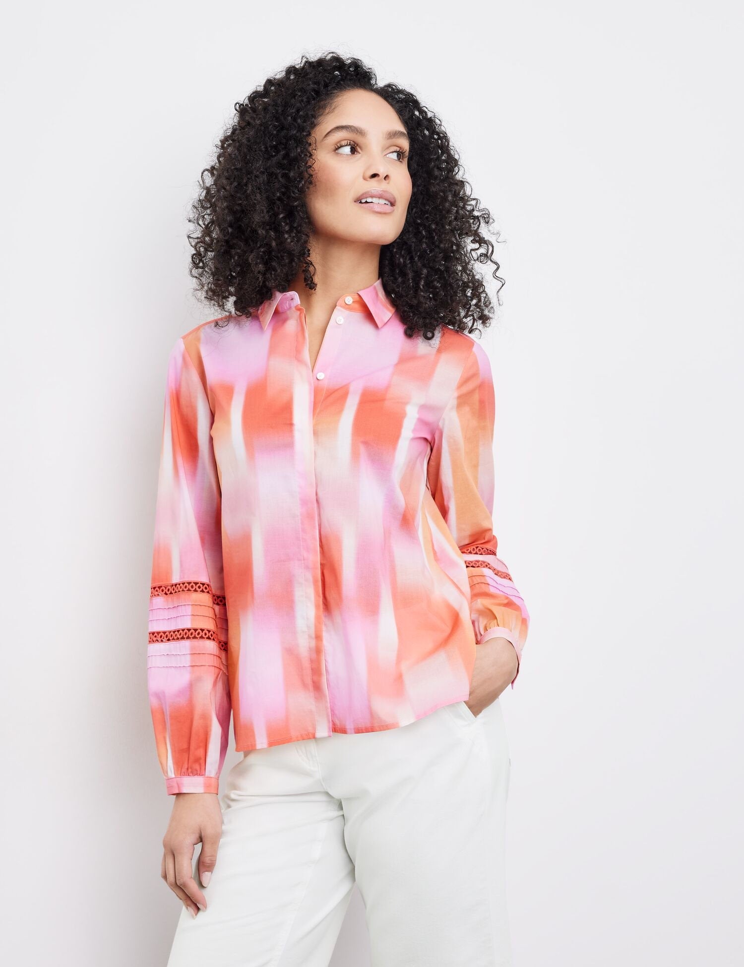 Cotton Blouse With Colour Graduation And Broderie Anglaise_360033-31421_3038_02