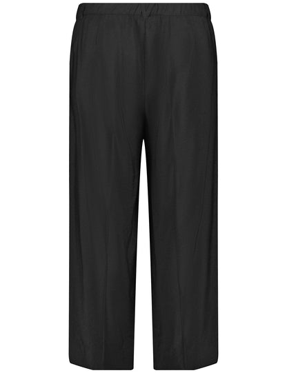 Lightweight 7/8-Length Trousers With A Wide Leg_420026-21052_1100_08