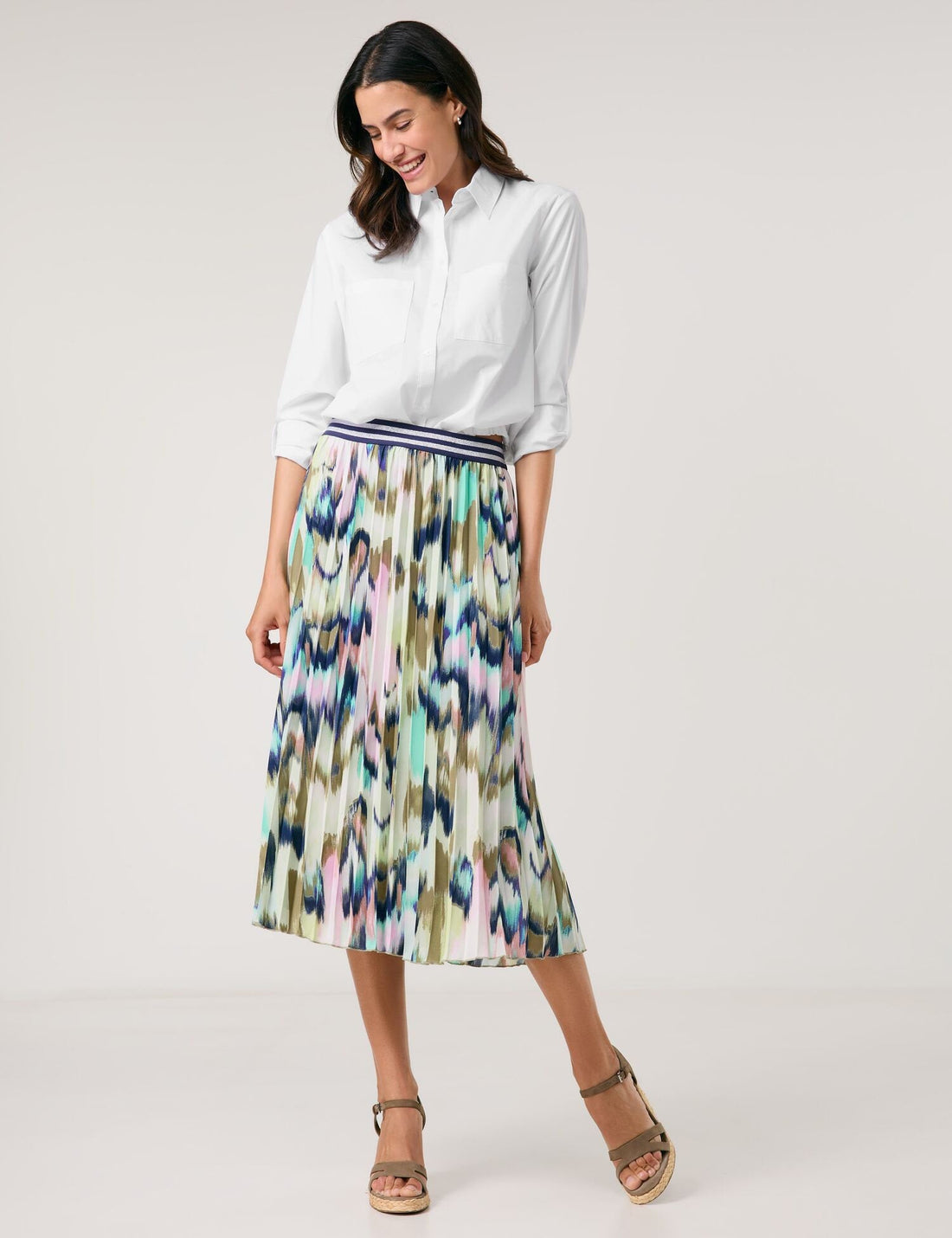 Gerry Weber_Patterned Pleated Skirt with an Elasticated Waistband_510015-31518_9036_01