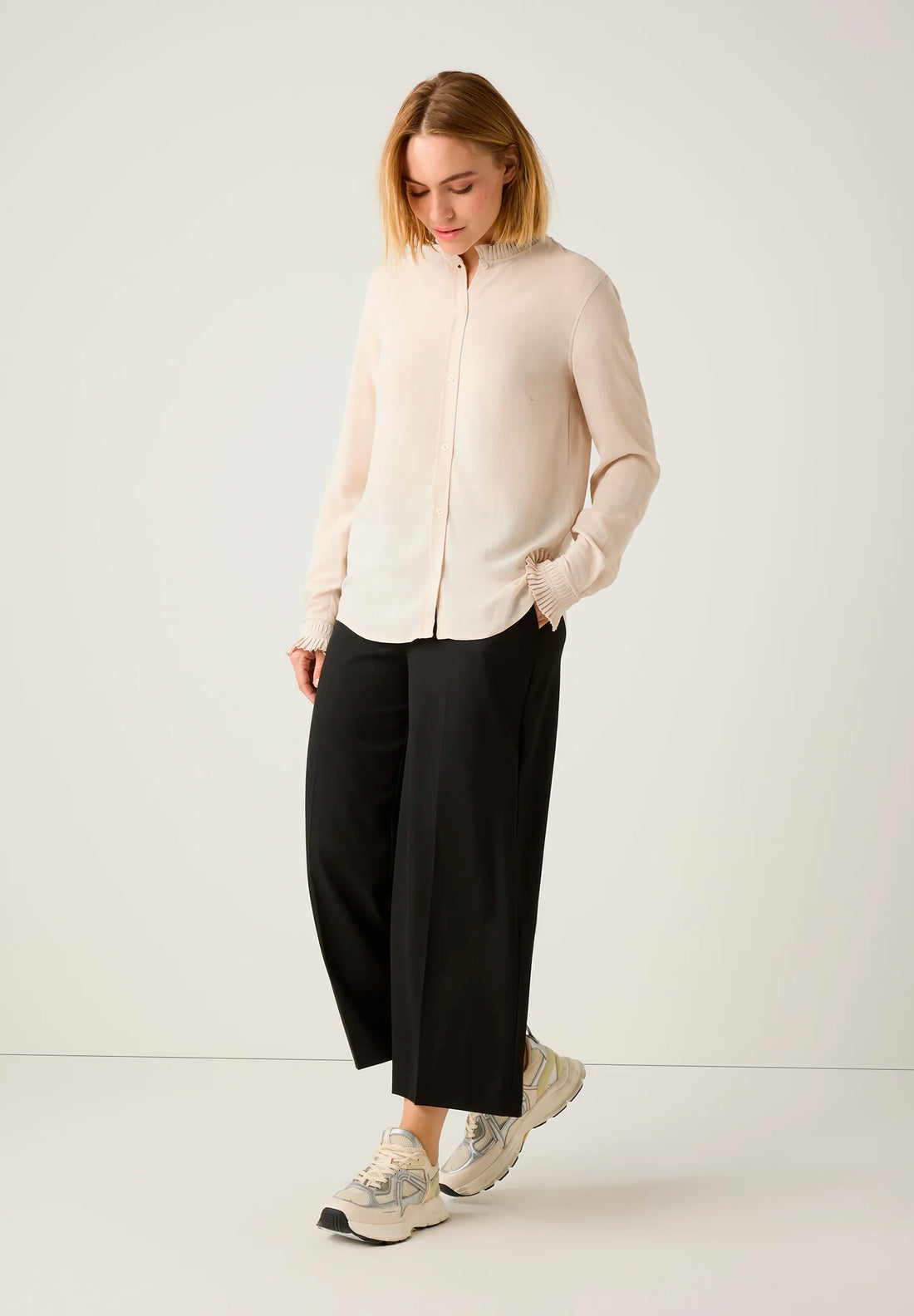 More &amp; More_Powder Creme_Flowing Blouse with Stand-Up Collar_51102062_0031_02