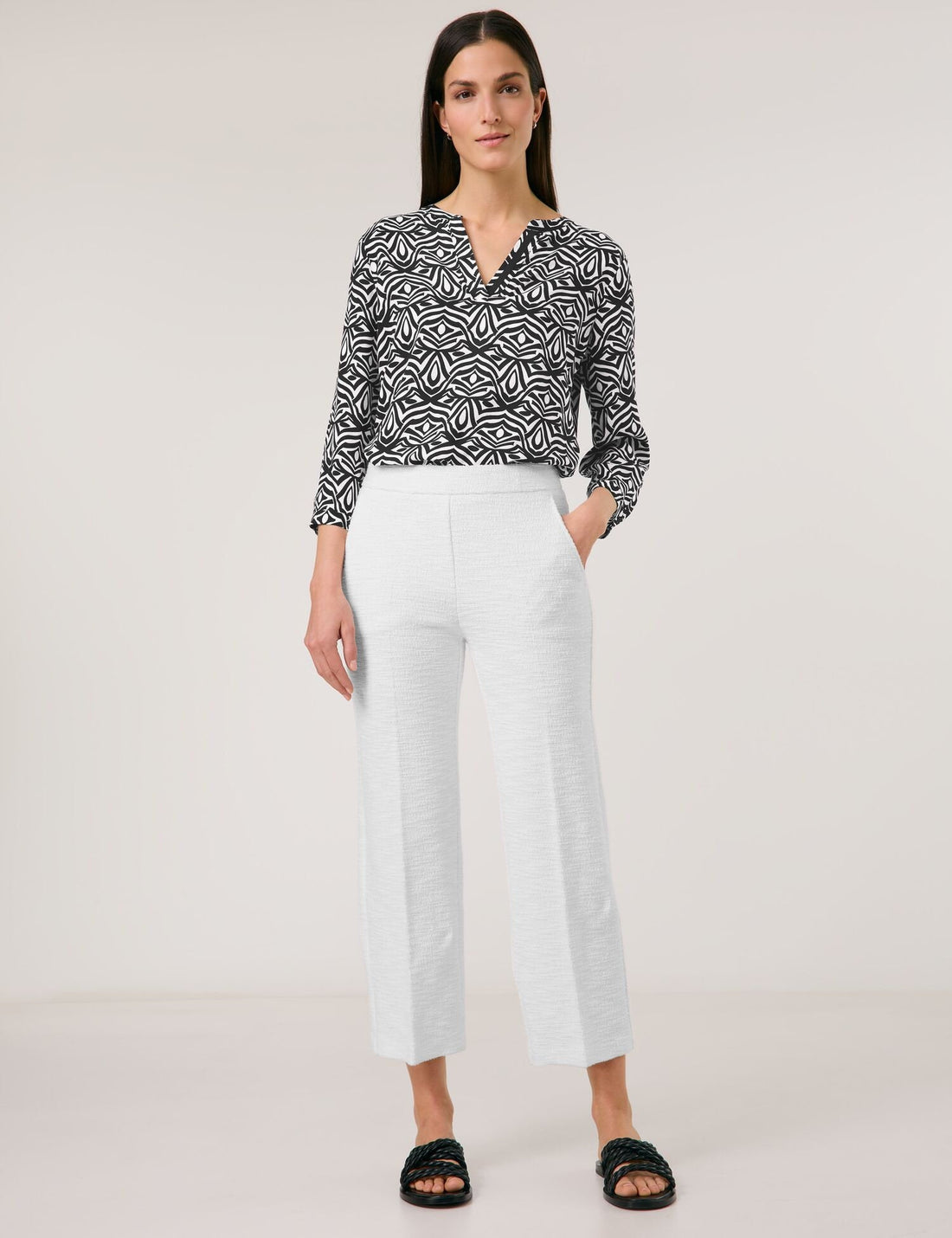 Gerry Weber_7/8 Slip-On Trousers with a BouclŽ Look_520040-31266_99700_01