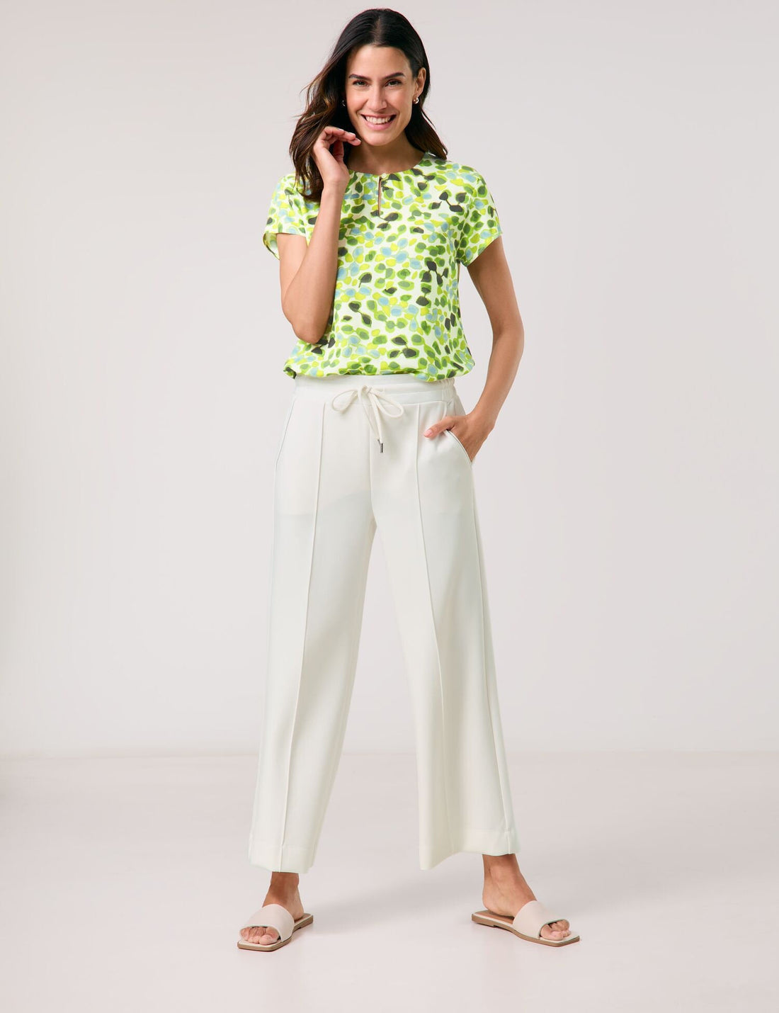 Gerry Weber_Sand-Washed Pull-On Trousers_520105-35006_99700_01