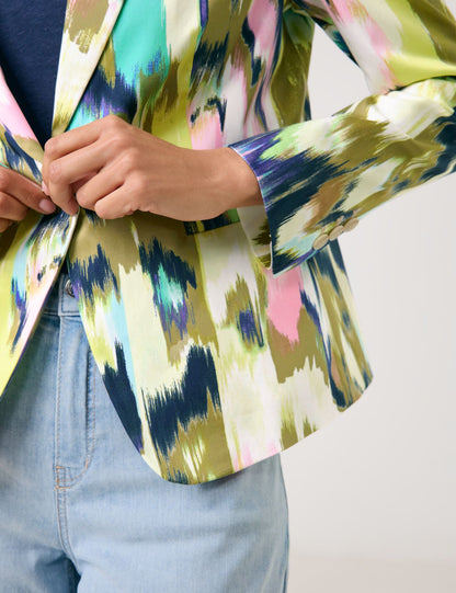 Gerry Weber_Fashionable Blazer with an All-Over Pattern_530027-31515_9036_04
