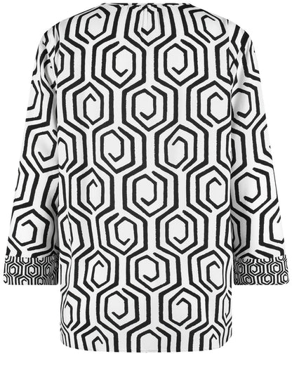 Gerry Weber_Sustainable 3/4-Sleeve Blouse with a Panelled Pattern_560087-31430_9069_02