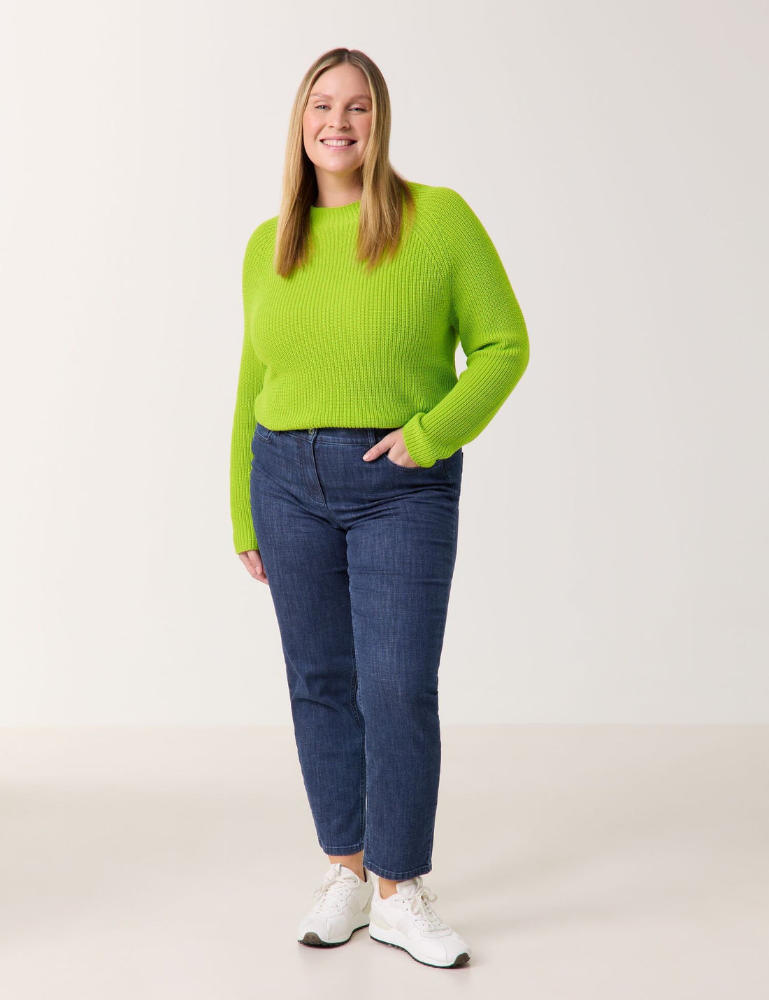 Samoon_Jenny Jeans with a Comfortable Leg_620602-21112_8999_01