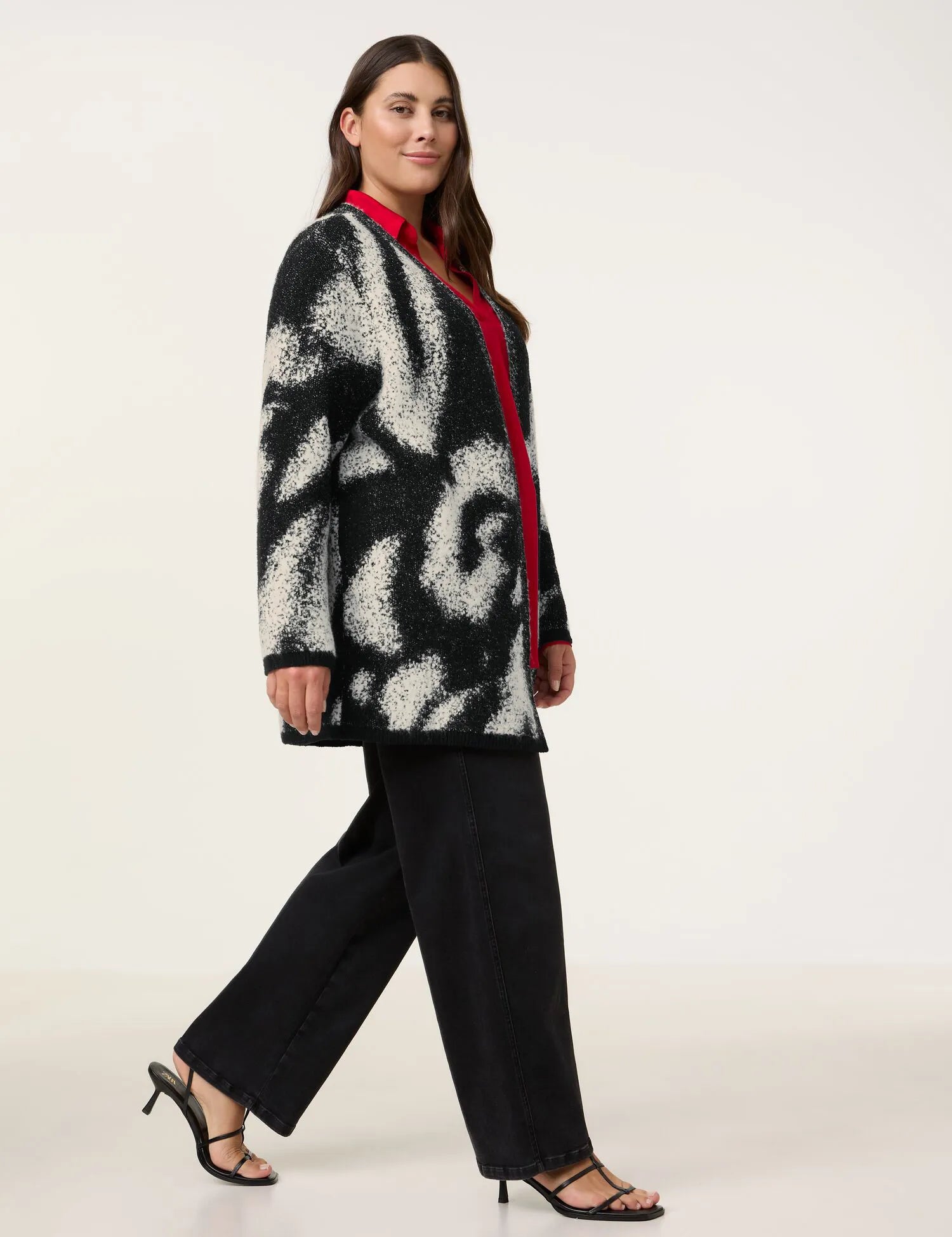 Gerry Weber_Black Patterned_Jacket knit_632601-25103_1102_03