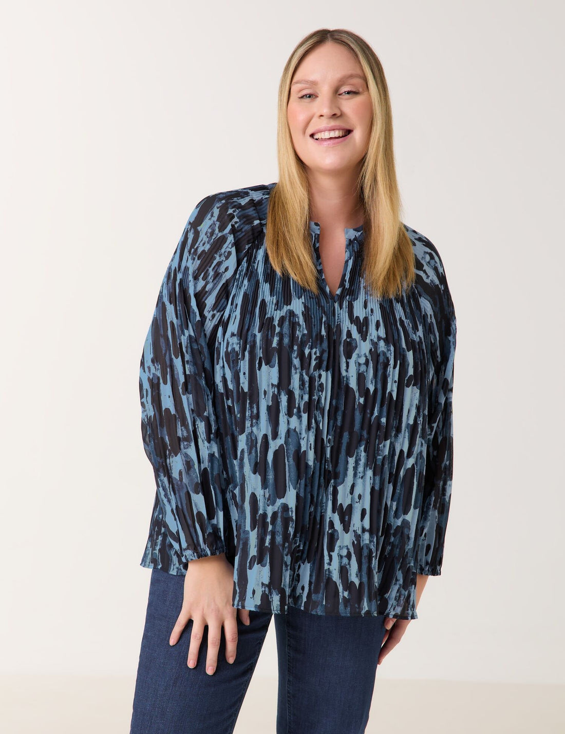 Samoon_Pleated Blouse_660604-21107_8452_01