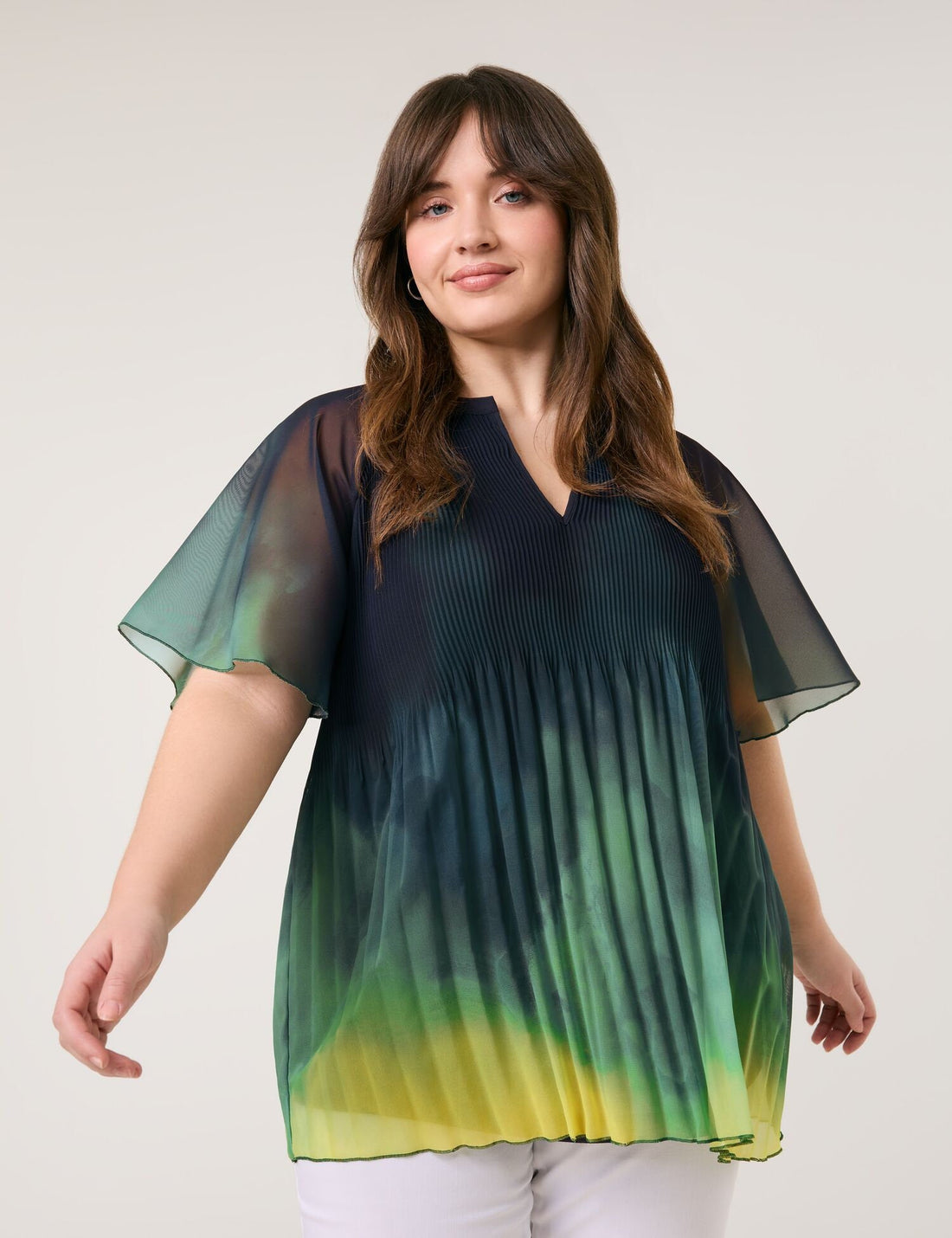 Samoon_Pleated Blouse with Short Sleeves_660624-21137_5752_01