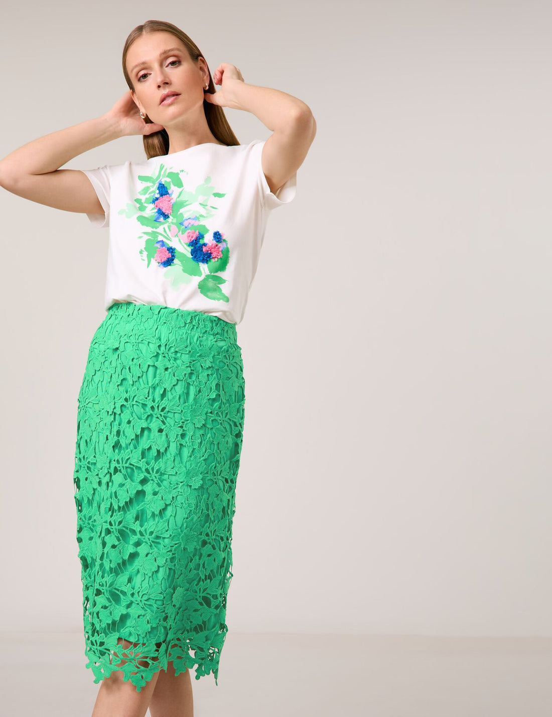 Taifun_Elegant Skirt Made of 3D Lace_711305-16125_5720_01