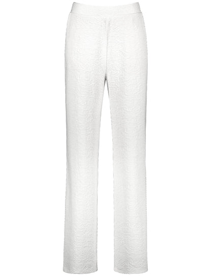 Taifun_Pull-On Trousers Made of Stretchy Textured Jersey_721302-16146_9700_02