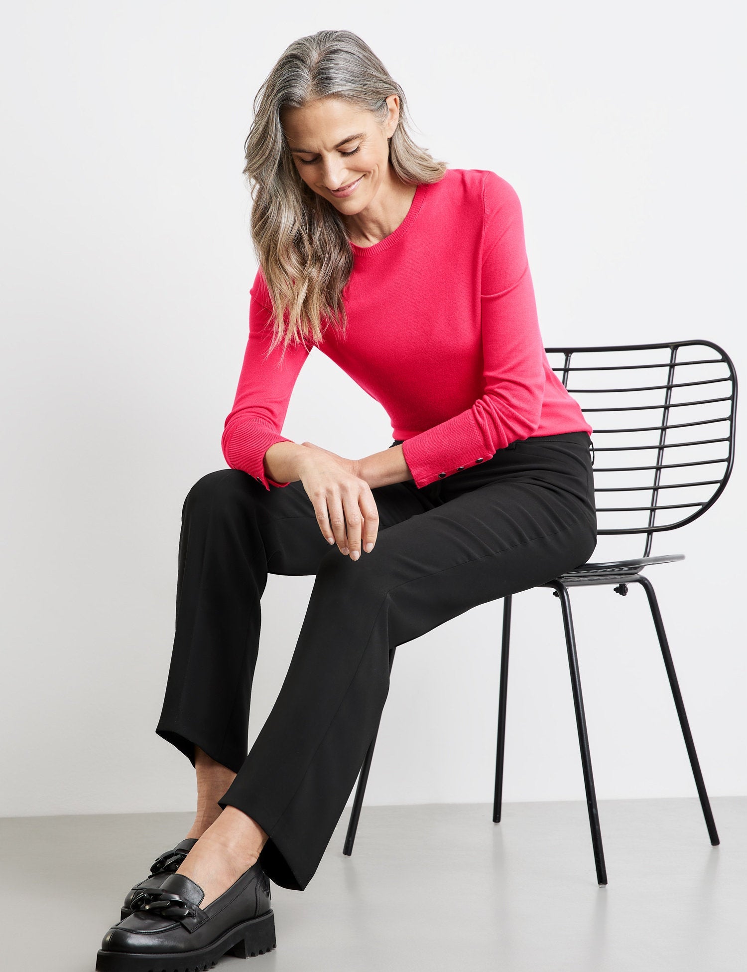 Gerry Weber_Simple Trousers with Pressed Pleats_925038-71944_11000_05
