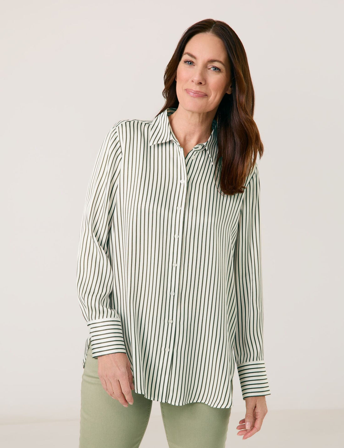Gerry Weber_Shirt Blouse with a Satin Finish_965068-31401_5007_01