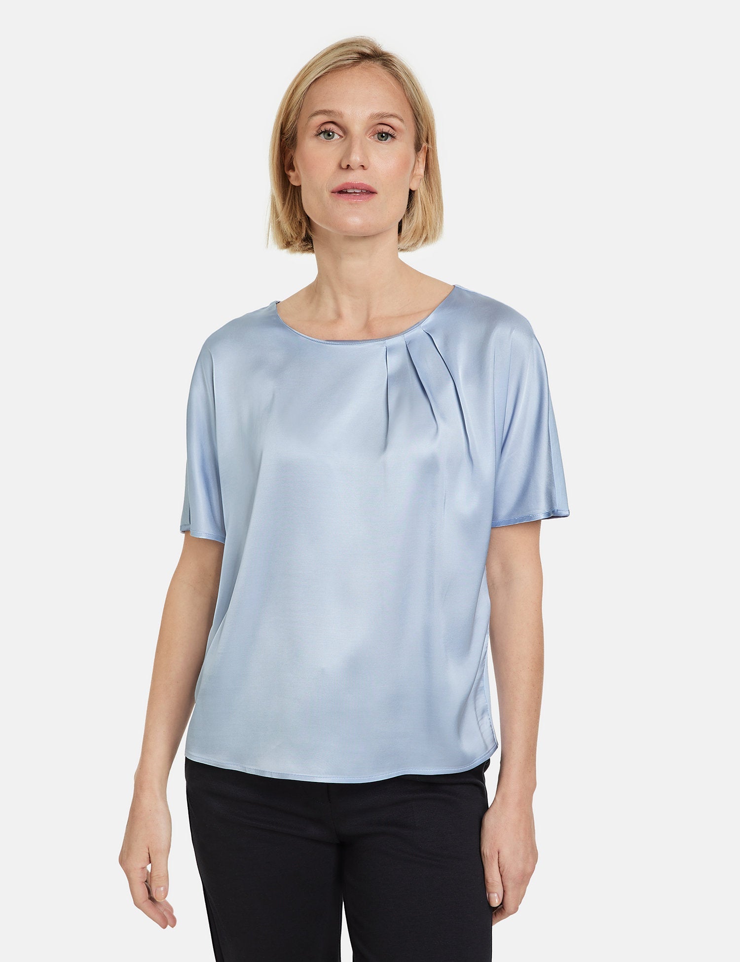 Flowing Blouse Top With Fabric Panelling_977047-35033_80935_04