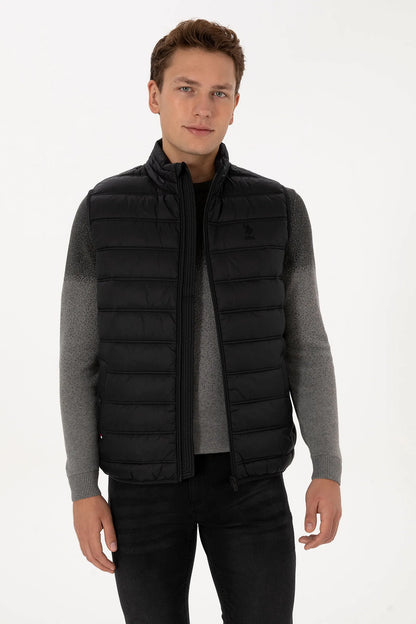 U.S. Polo Assn._Black_Woven Vest_G081GL0100 2246396_VR046_01