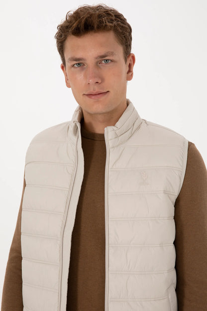 U.S. Polo Assn._Stone_Woven Vest_G081GL0100 2246396_VR049_03