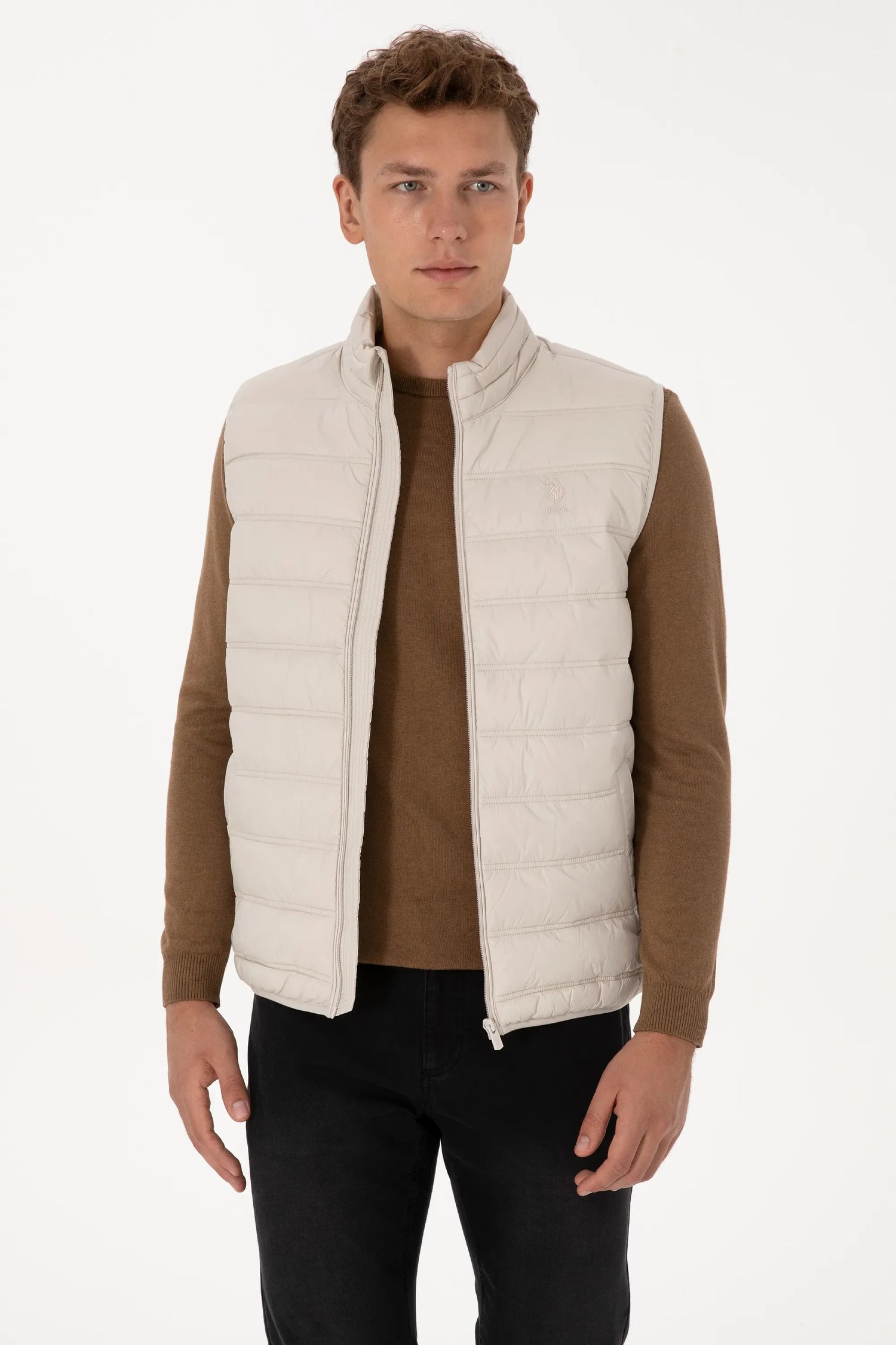 U.S. Polo Assn._Stone_Woven Vest_G081GL0100 2246396_VR049_06