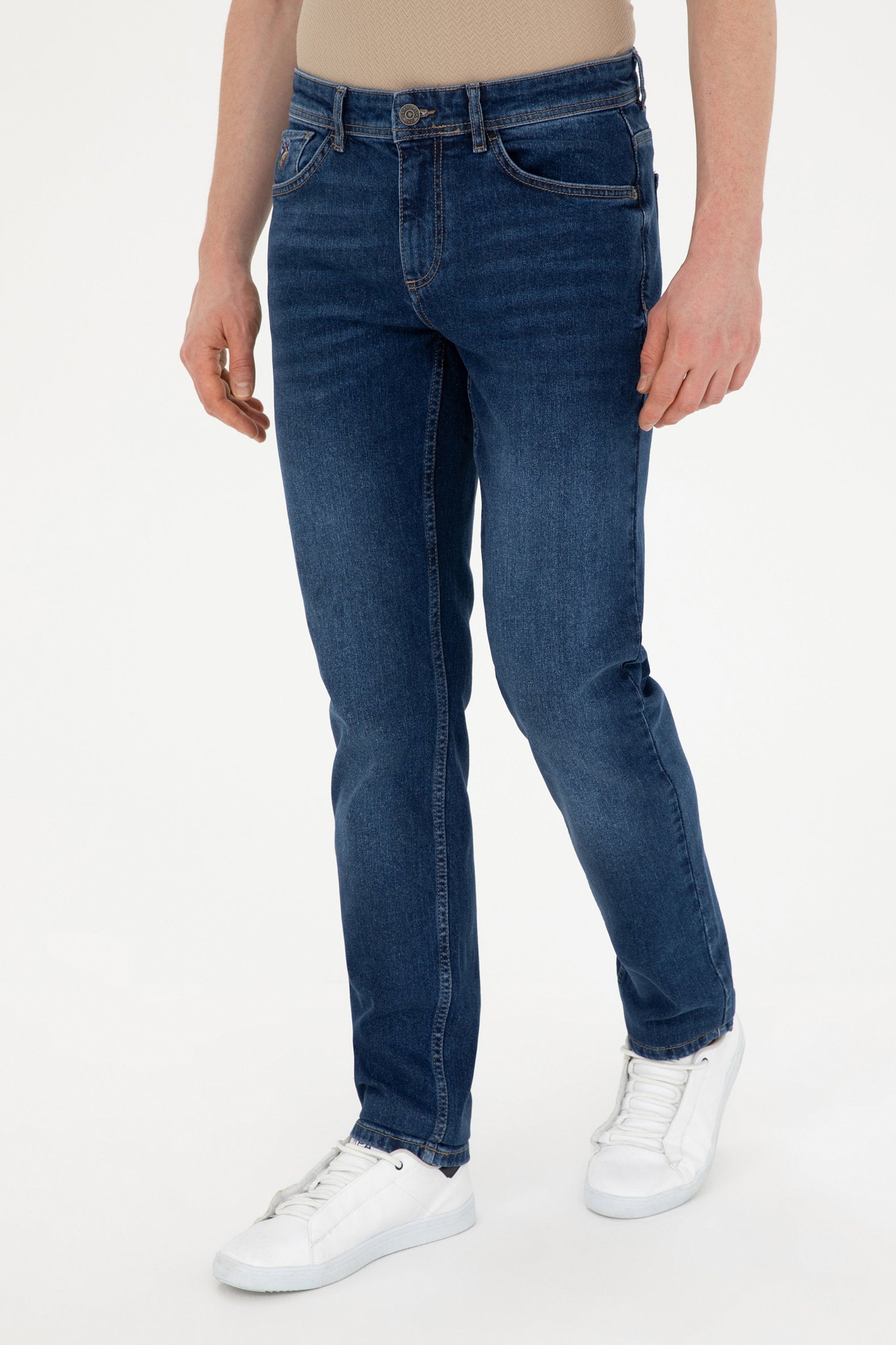 Dark Wash Standard Fit Jeans_G081SZ0800 1826724_DN0022_02