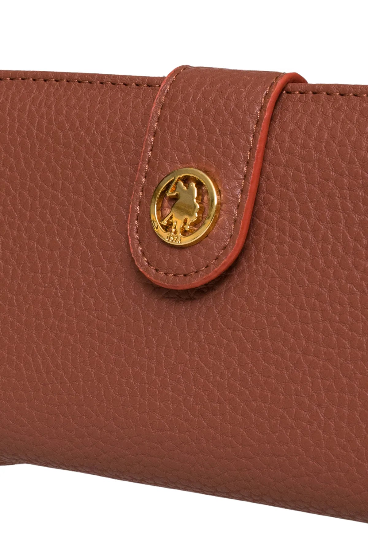 U.S. Polo Assn._Tan_Portfolio_USC25750_551_02